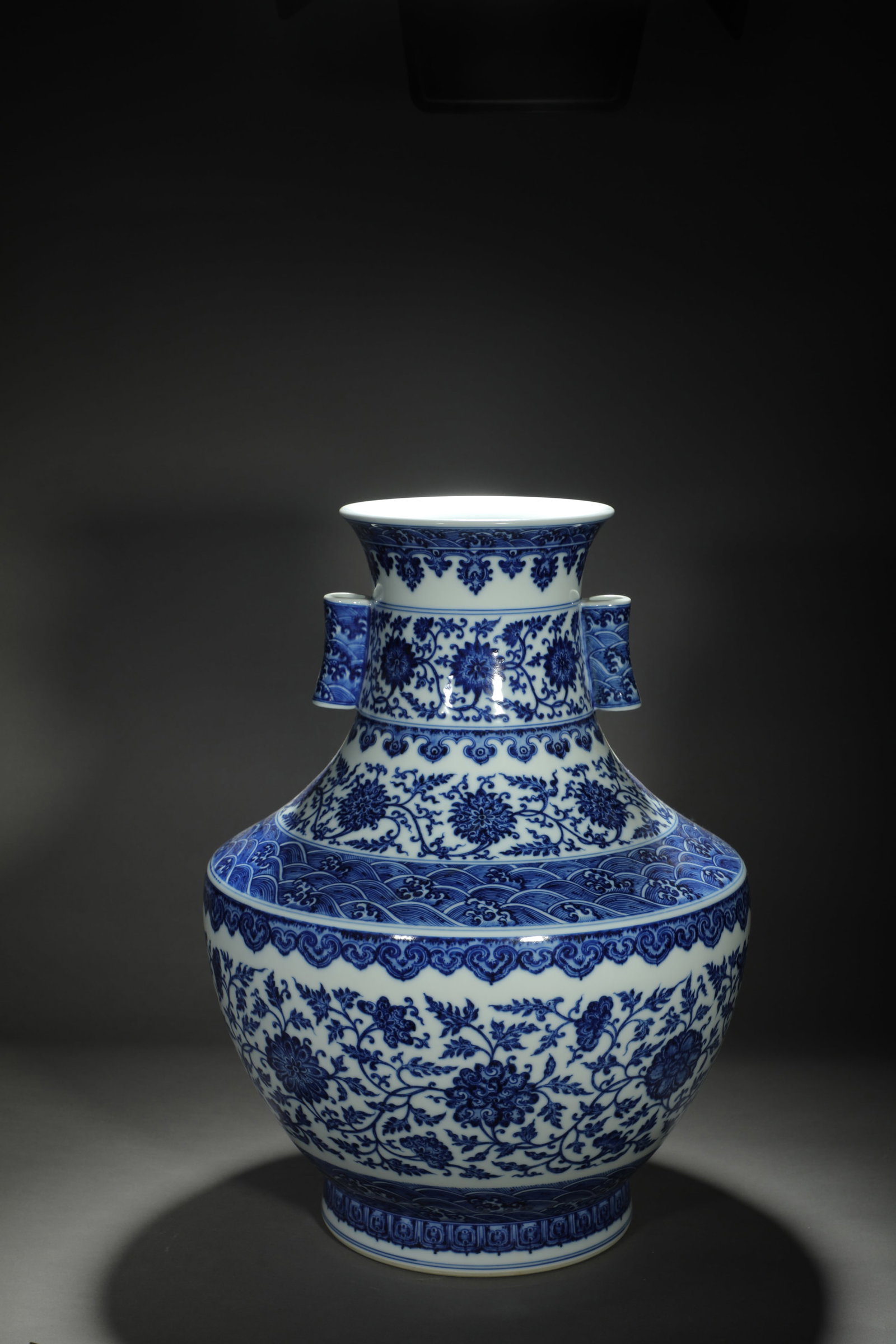 Blue and White Interlocking Floral Beaker Vase - 2