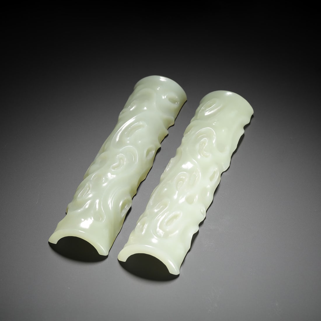 Pair of Carved Jade Wrist Rests: Pair of Carved Jade Wrist Rests Length:20.2cm Width:4.9cm