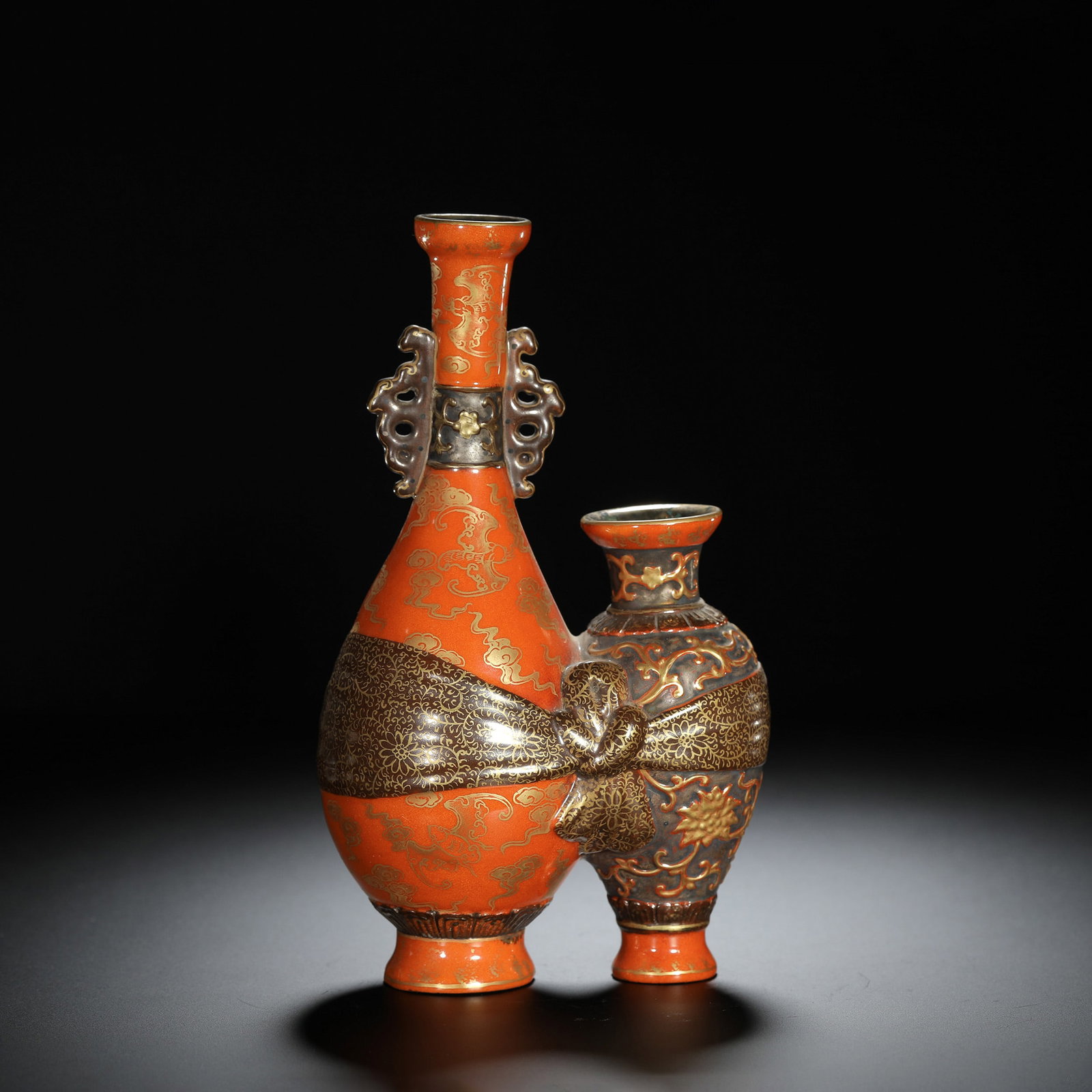 Red-Ground Gilt Brocade-Wrapped Vase: Red-Ground Gilt Brocade-Wrapped Vase Length:10.5cm Width:6.5cm Height:18cm