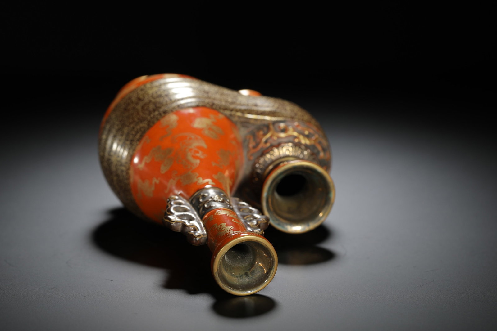 Red-Ground Gilt Brocade-Wrapped Vase - 9