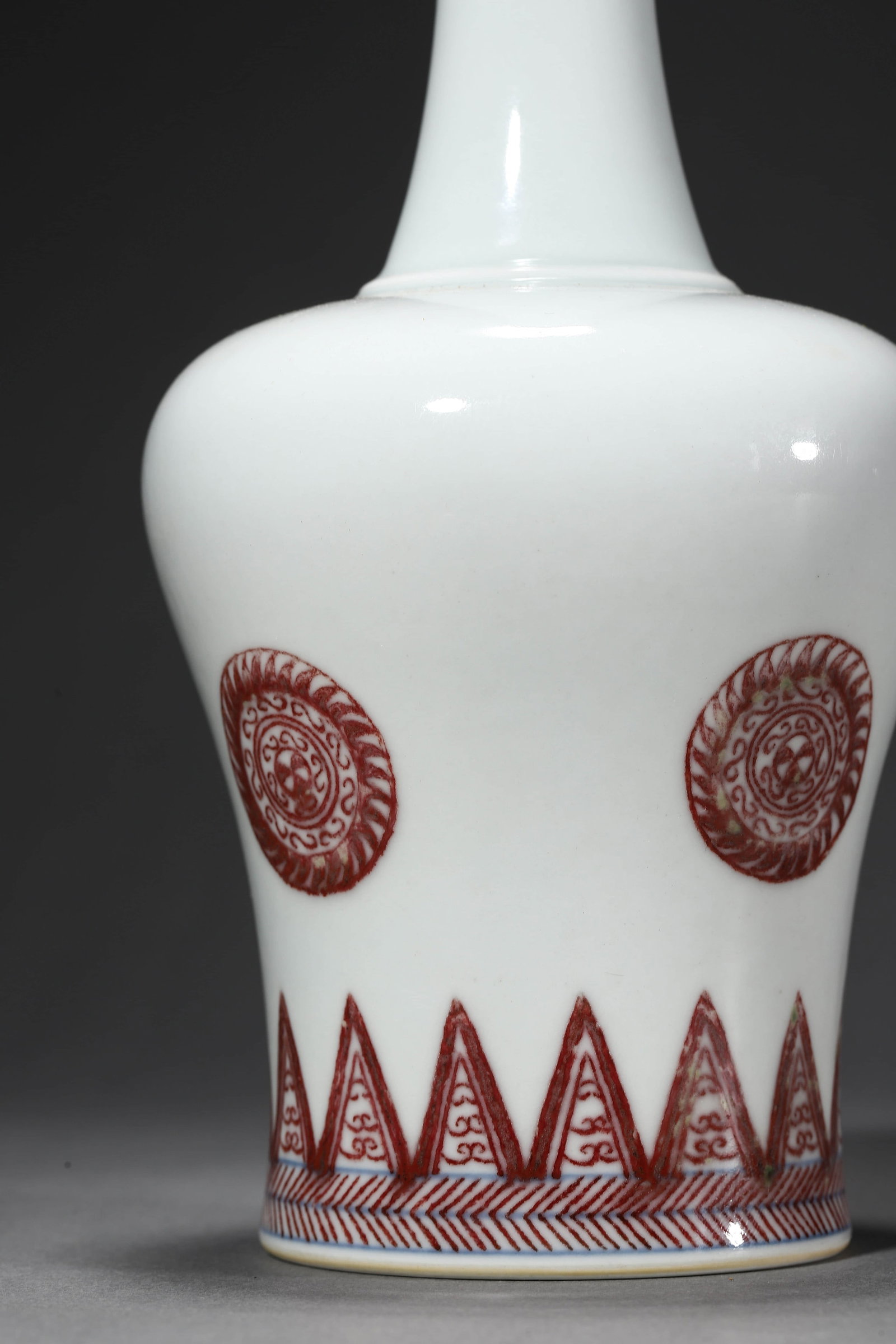 Copper-Red-Glazed Medallion Pattern Mallet-Shaped Vase - 6