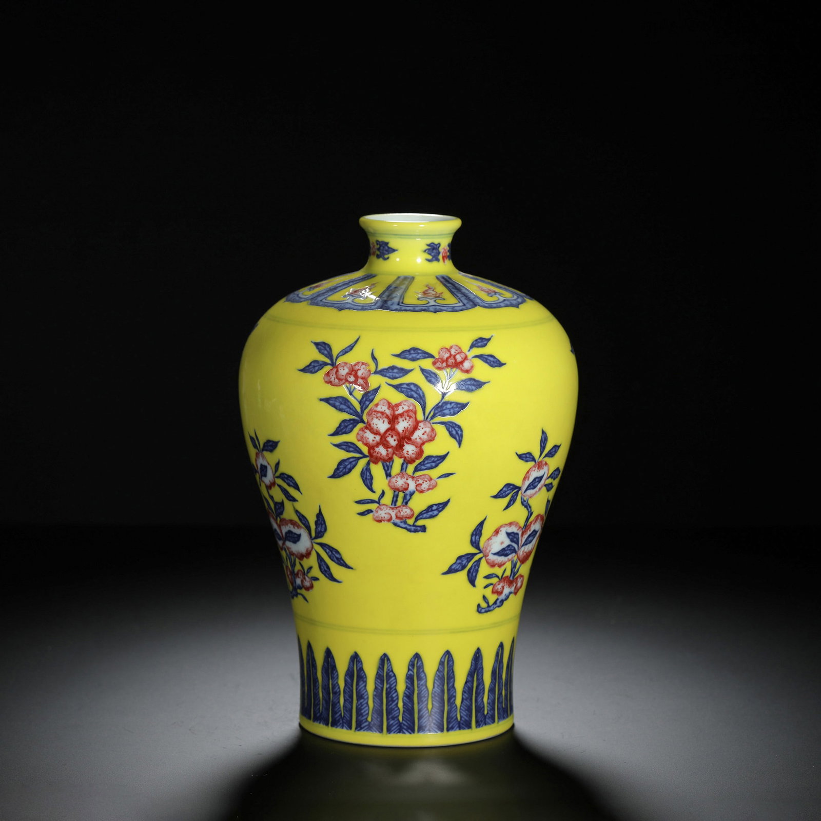 Yellow-Ground Blue and White Three Abundances Meiping: Yellow-Ground Blue and White Three Abundances Meiping Diam.13cm Height:20cm