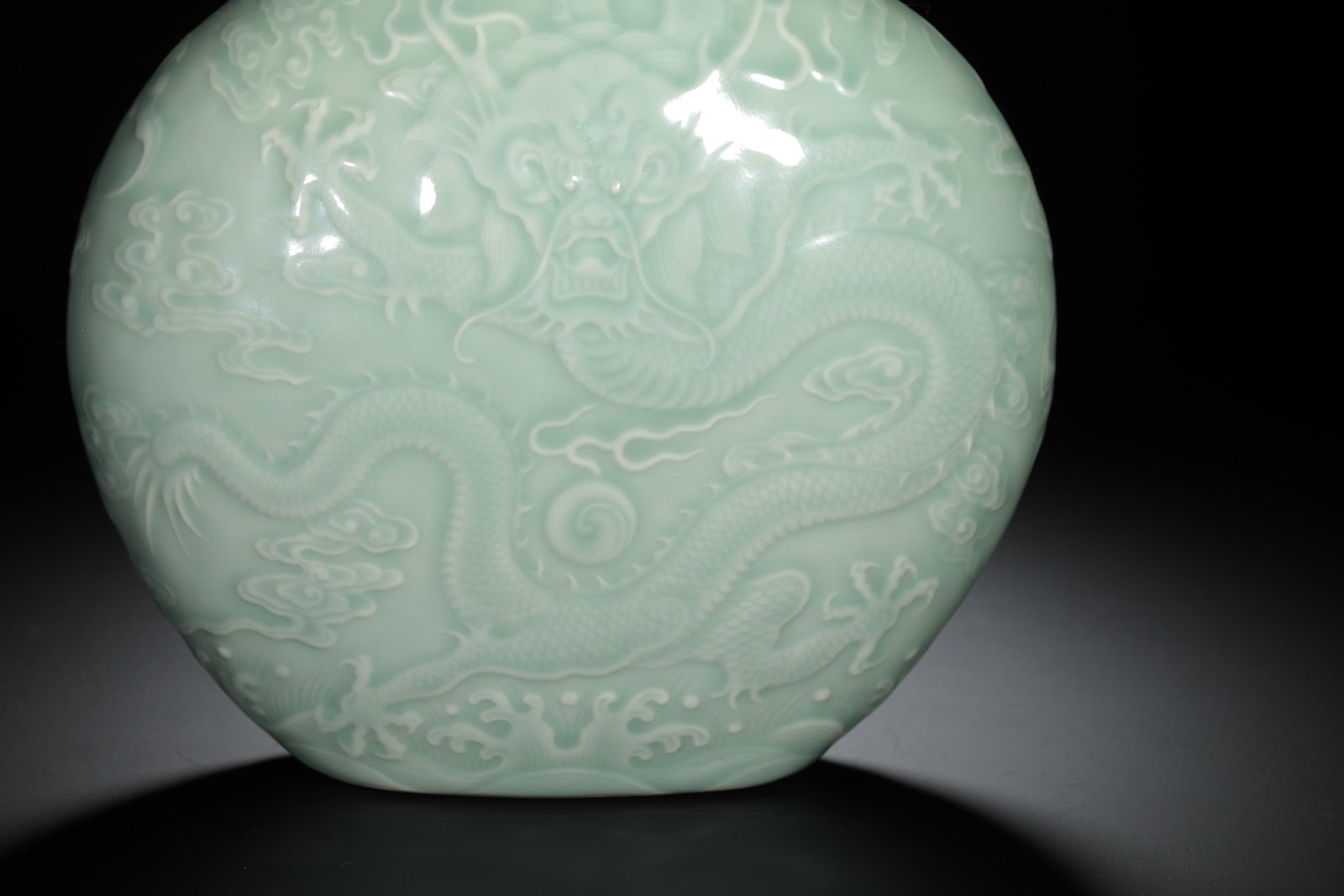 Celadon Glazed Incised Dragon Moonflask - 3