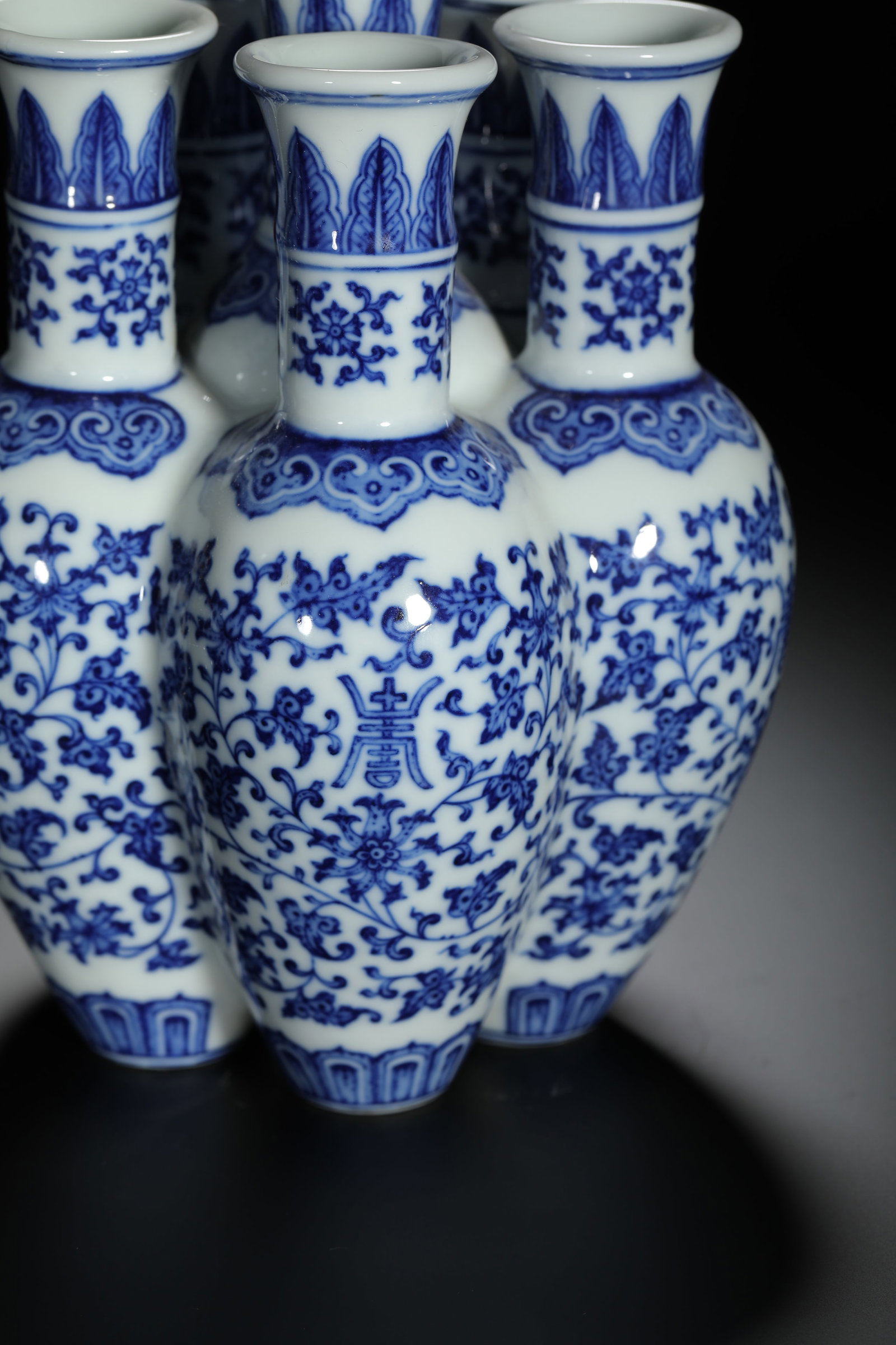 Blue and White Interlocking Floral Five-Spouted Vase - 6