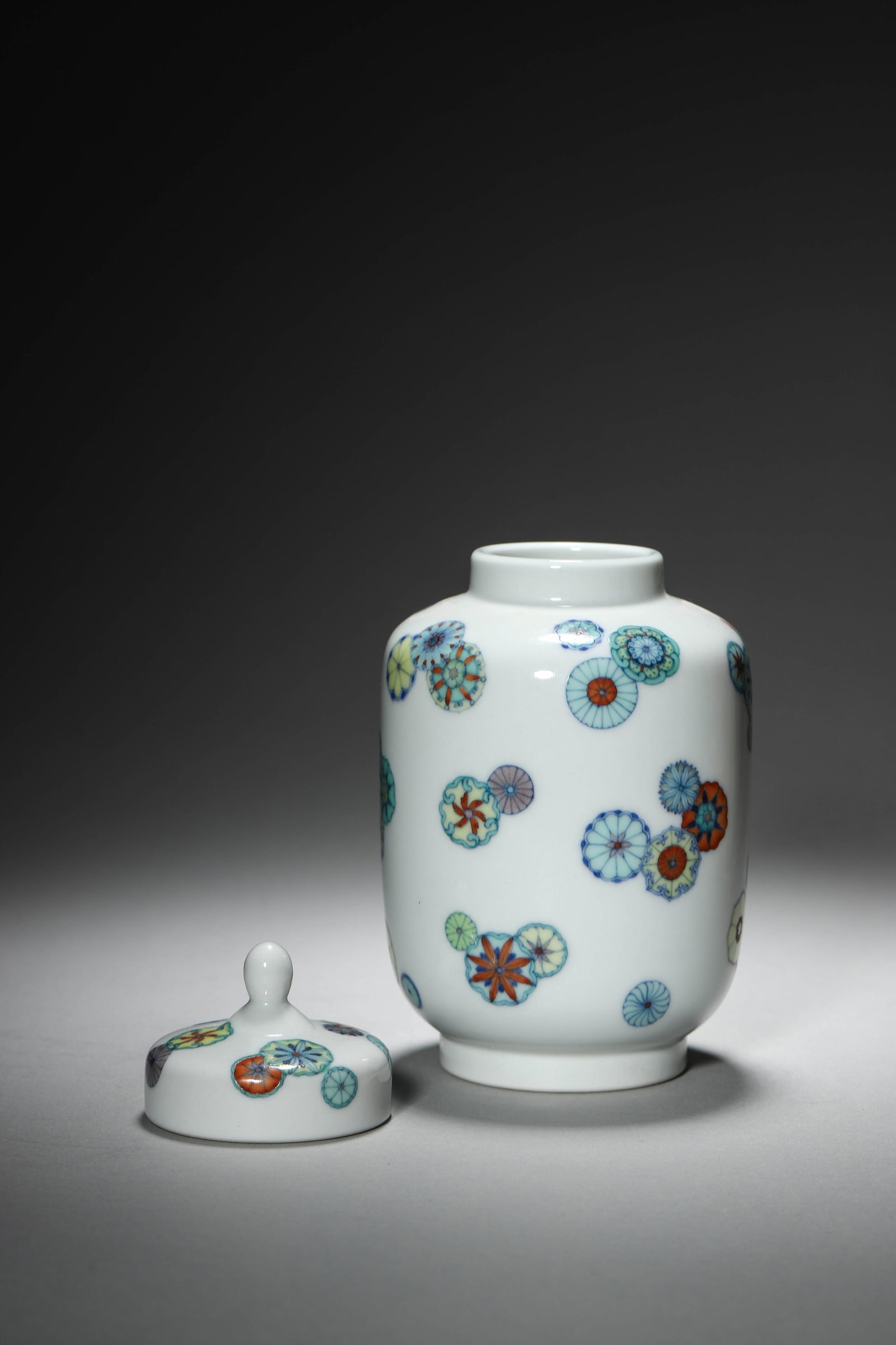 Doucai Glaze Flowers vase - 7