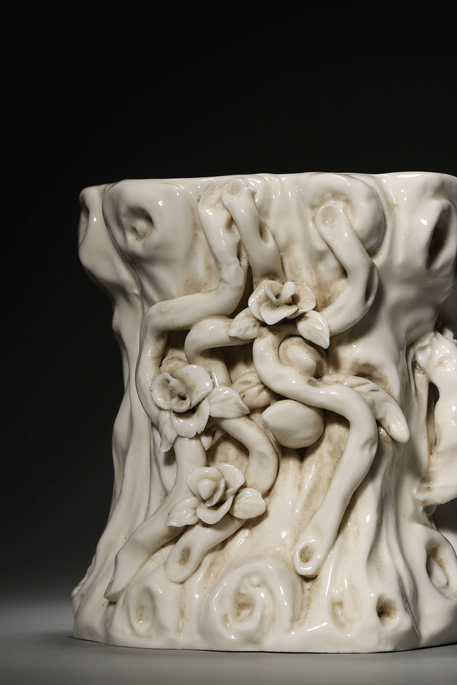 Debut Kiln Incised Flower Censer( Small Chips) - 2