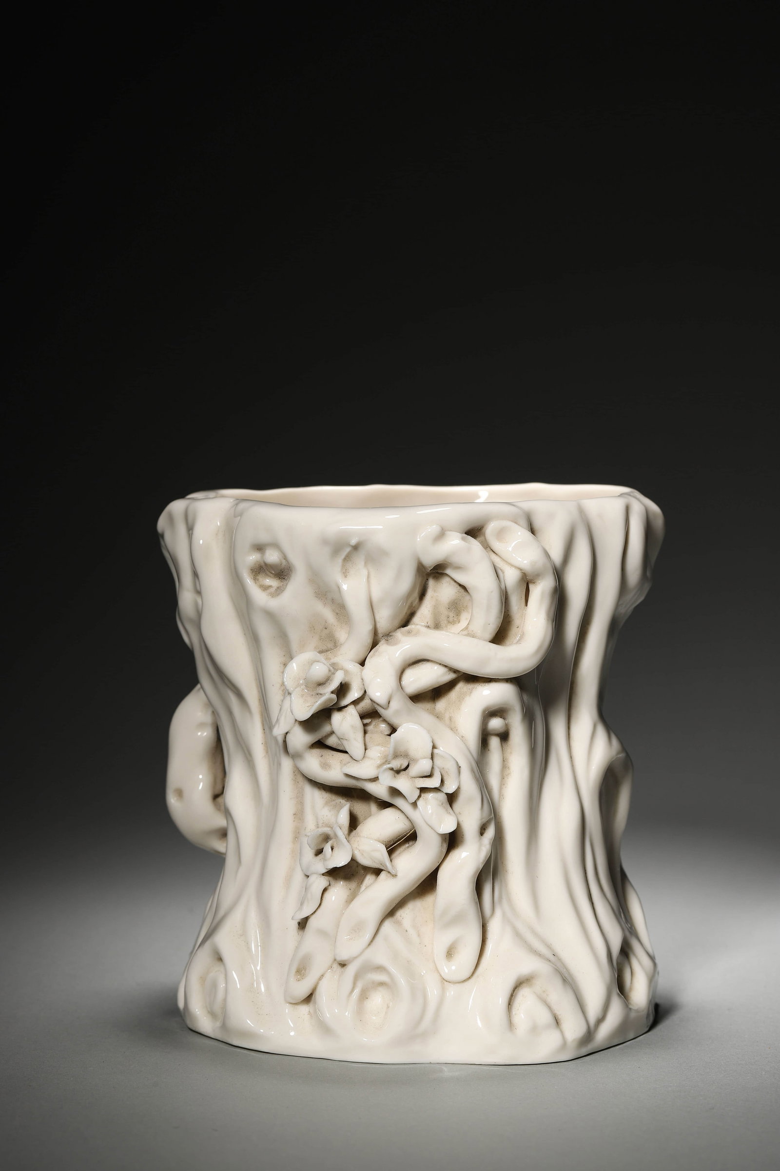 Debut Kiln Incised Flower Censer( Small Chips) - 3