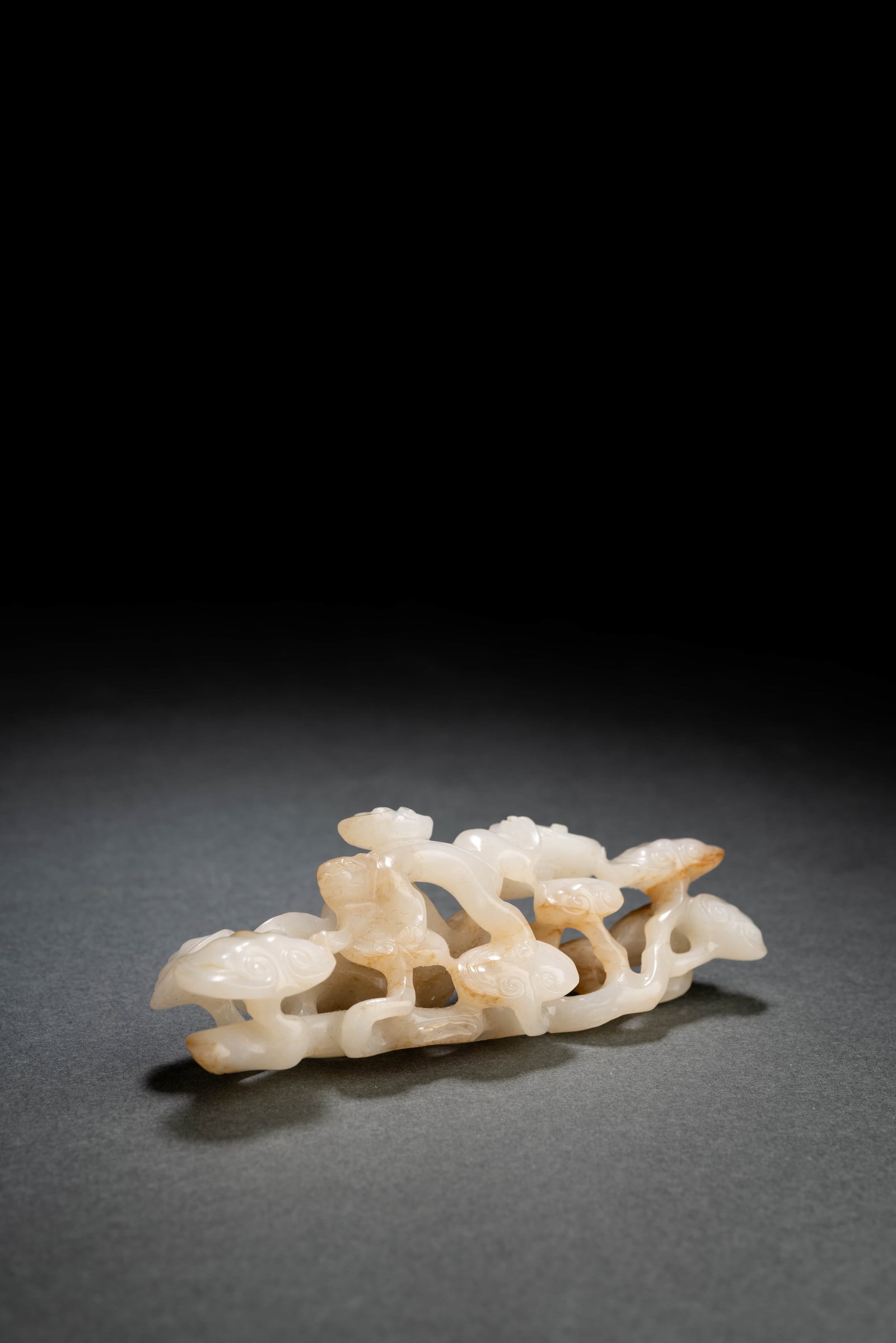 Carved Jade Lingzhi Brush Rack - 3