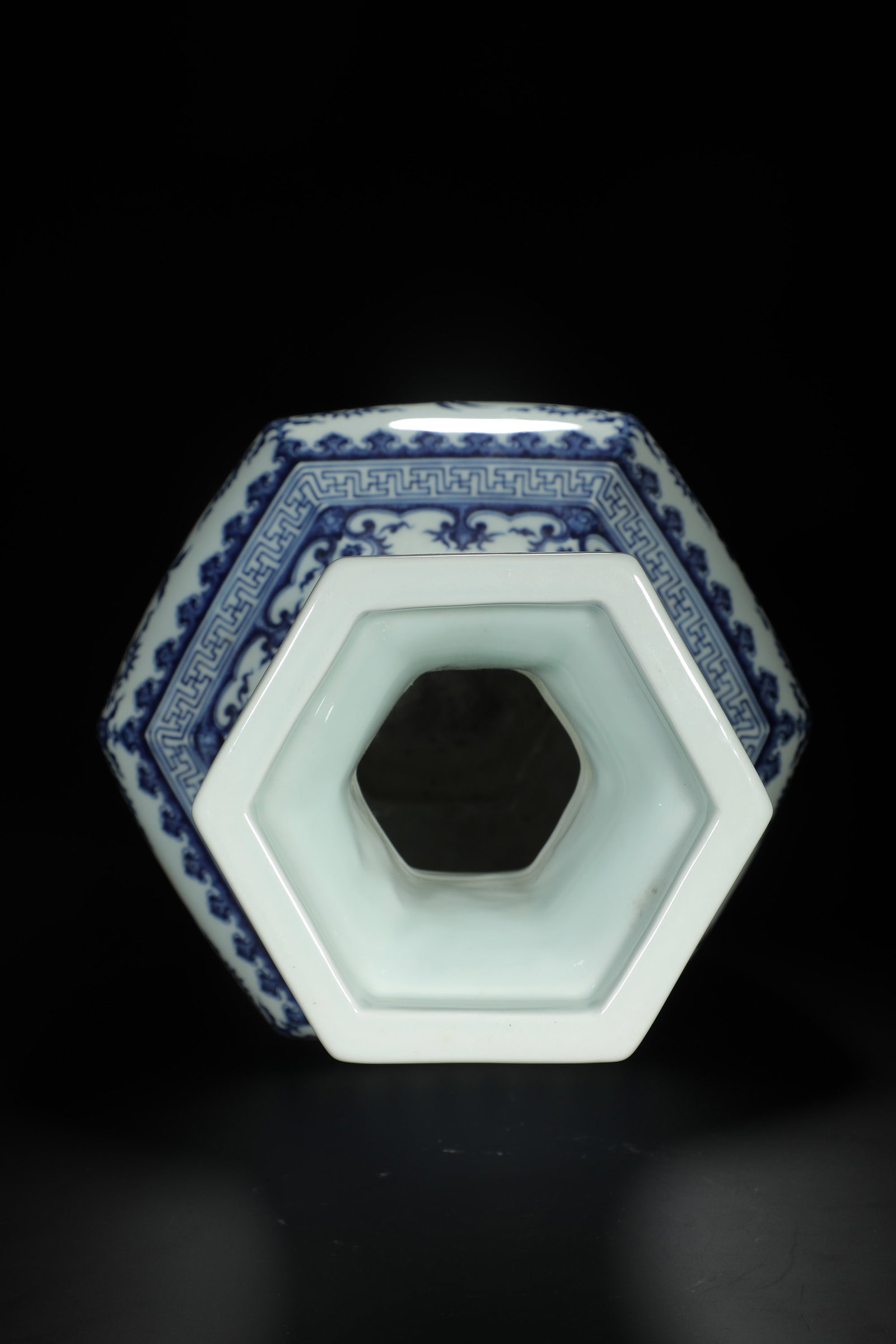 Blue and White Floral Hexagonal Presentation Vase - 11