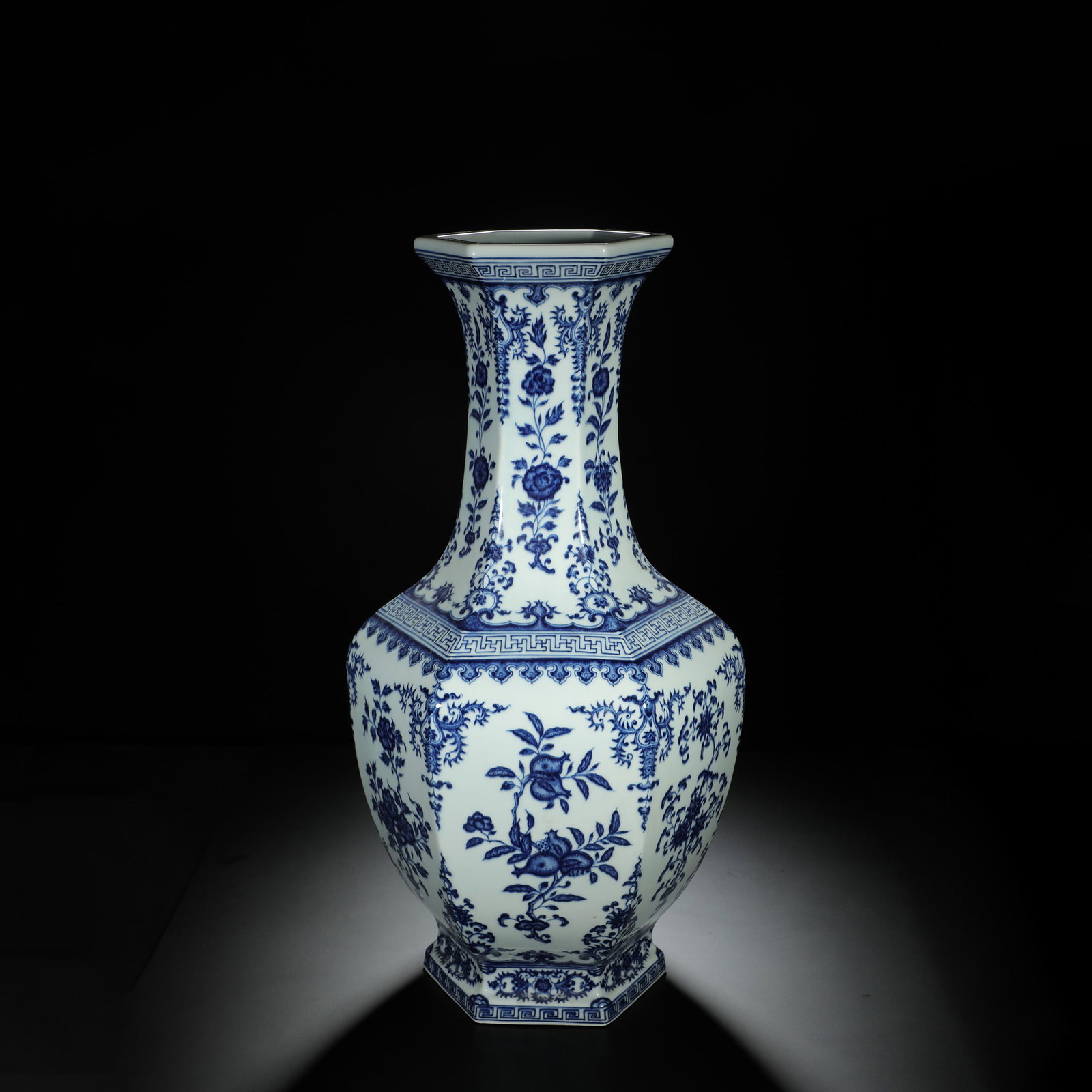 Blue and White Floral Hexagonal Presentation Vase: Blue and White Floral Hexagonal Presentation Vase Length:26cm Height:55cm