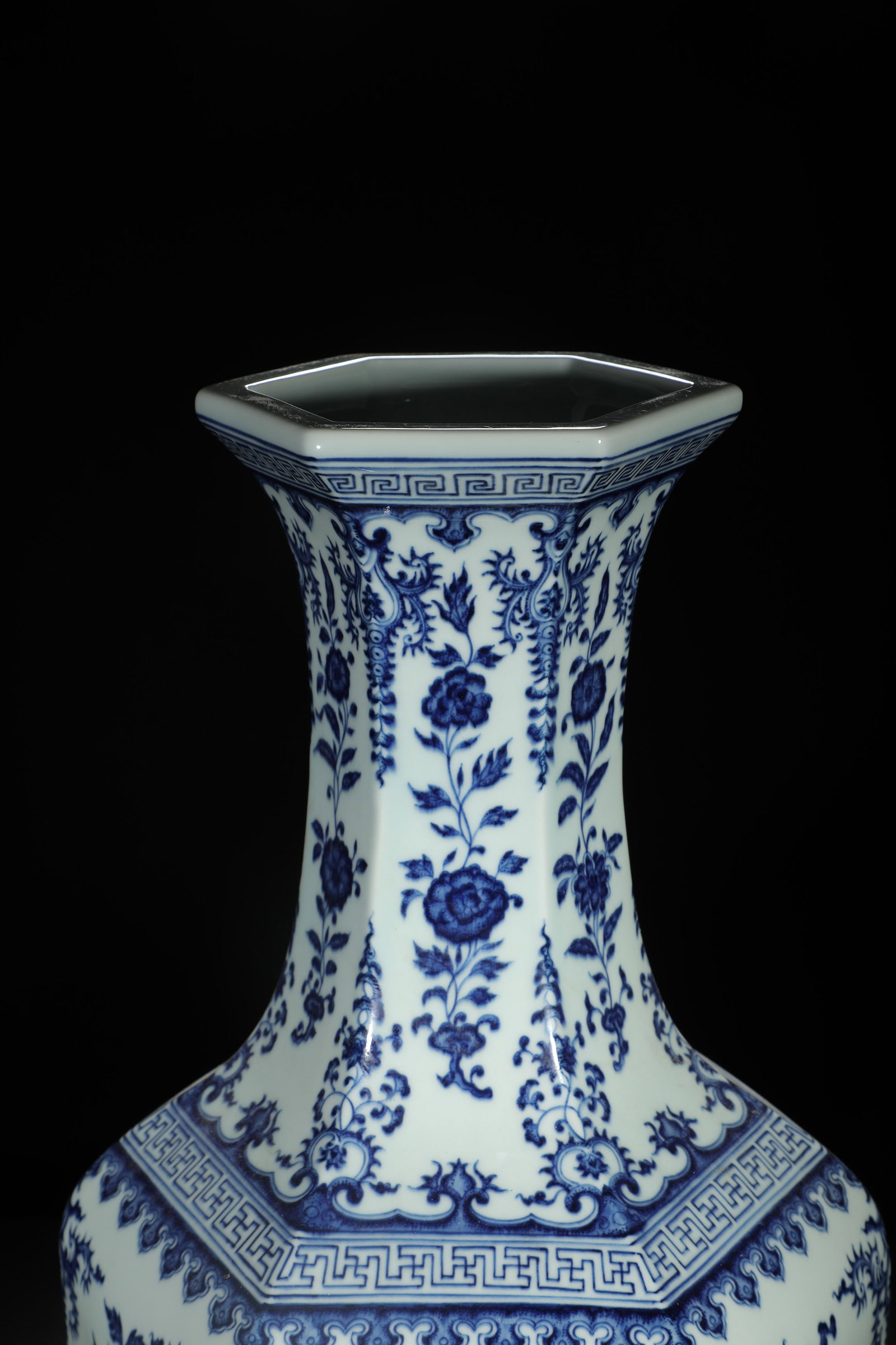 Blue and White Floral Hexagonal Presentation Vase - 2