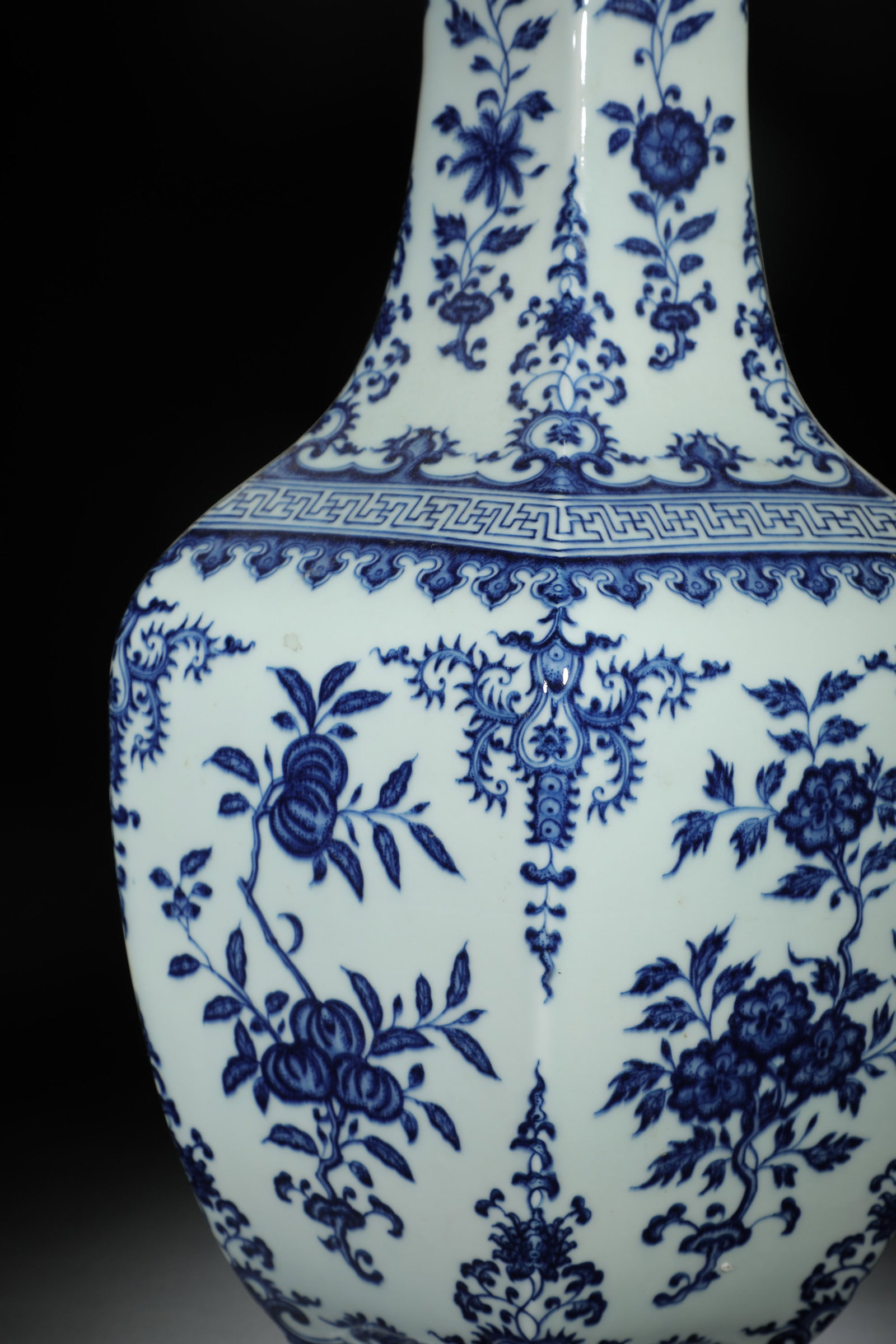 Blue and White Floral Hexagonal Presentation Vase - 9