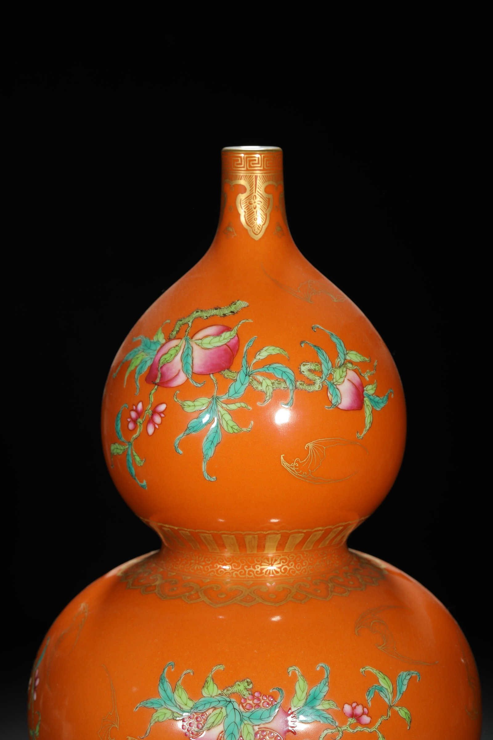 Coral-Ground Double-Gourd Vase - 2