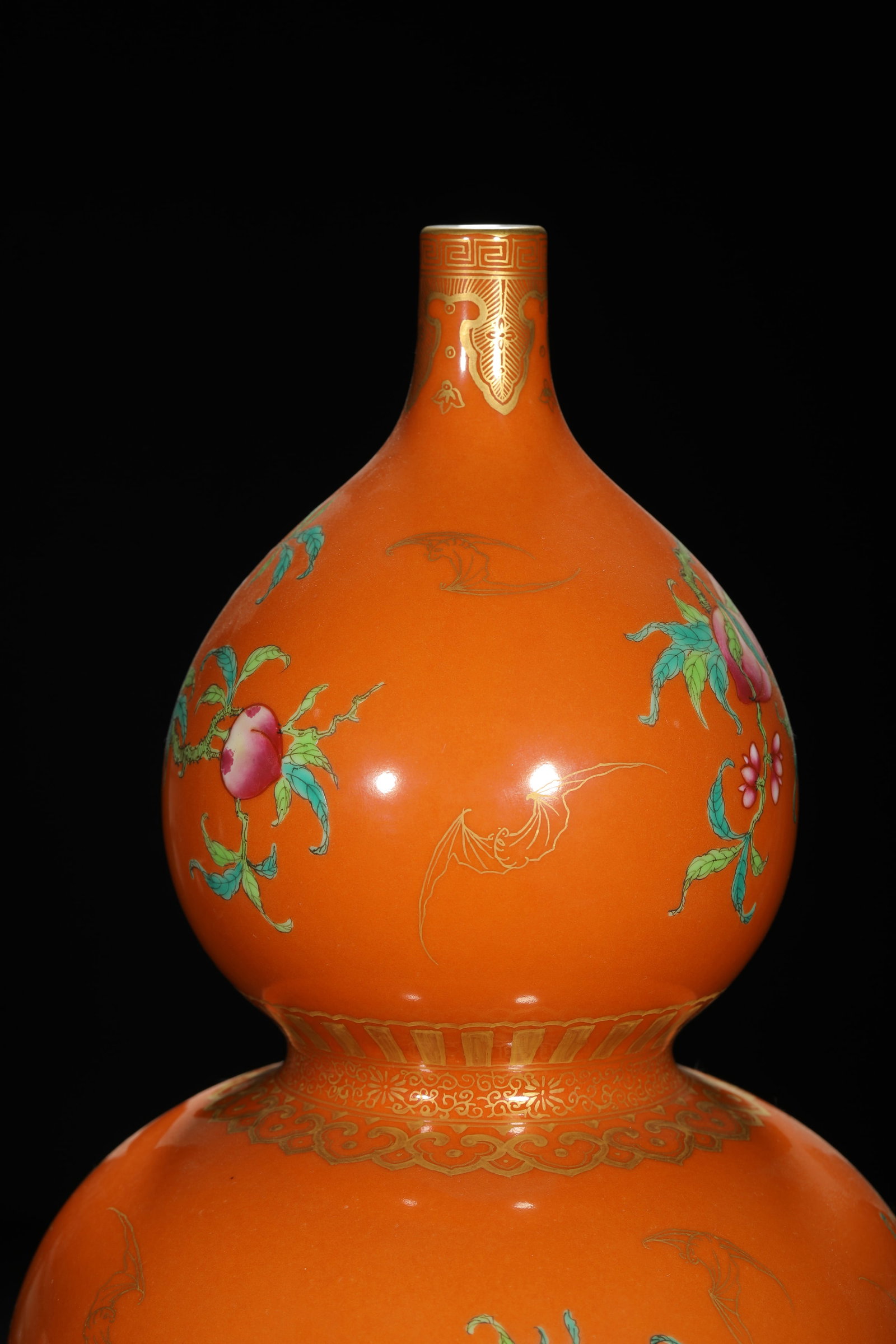 Coral-Ground Double-Gourd Vase - 7