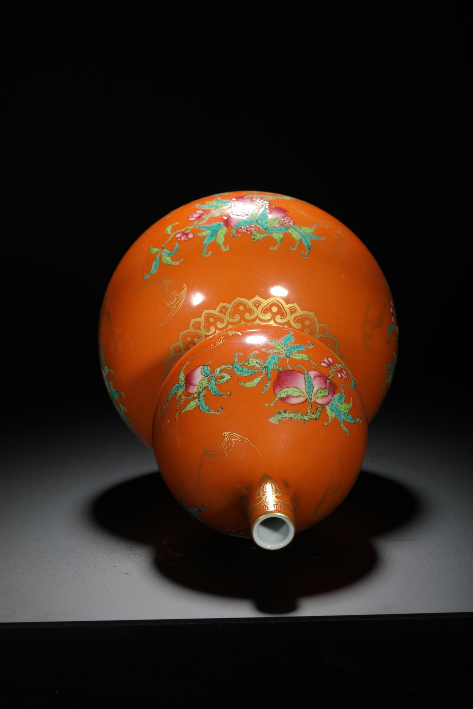 Coral-Ground Double-Gourd Vase - 8