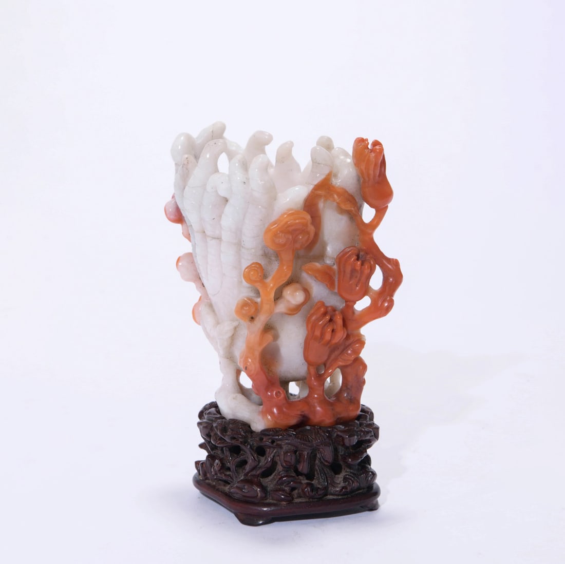 Carved South Red Agate Finger Citron Ornament: Carved South Red Agate Finger Citron Ornament Length:8.5cm, Height:12.5cm,