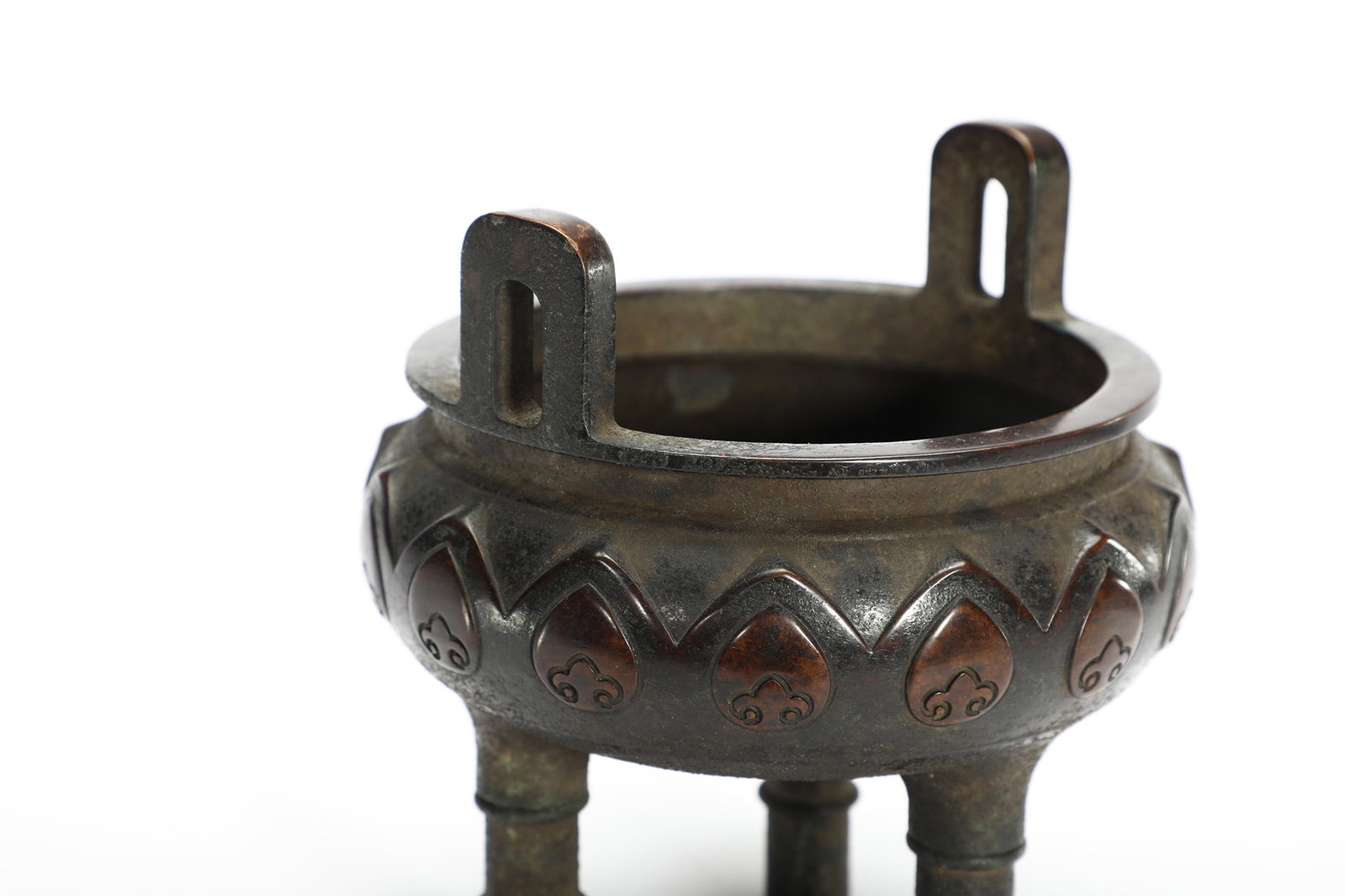 Bronze ‘Ruyi’ Tripod Censer - 5