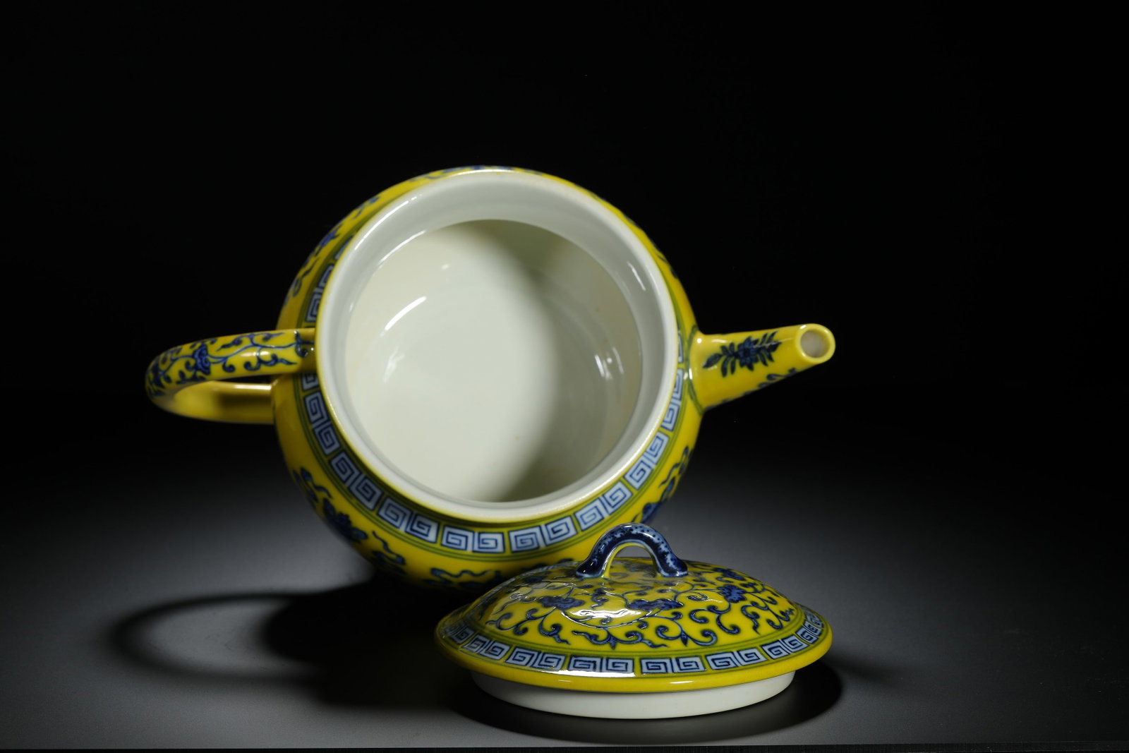 Yellow-Ground Blue and White Eight Buddhist Emblems - 10