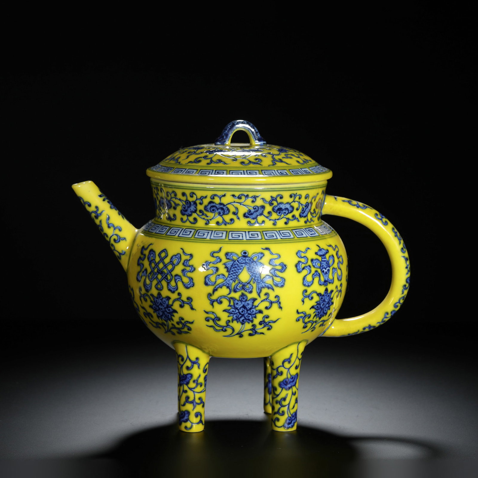 Yellow-Ground Blue and White Eight Buddhist Emblems: Yellow-Ground Blue and White Eight Buddhist Emblems Length:23.5cm Height:21cm