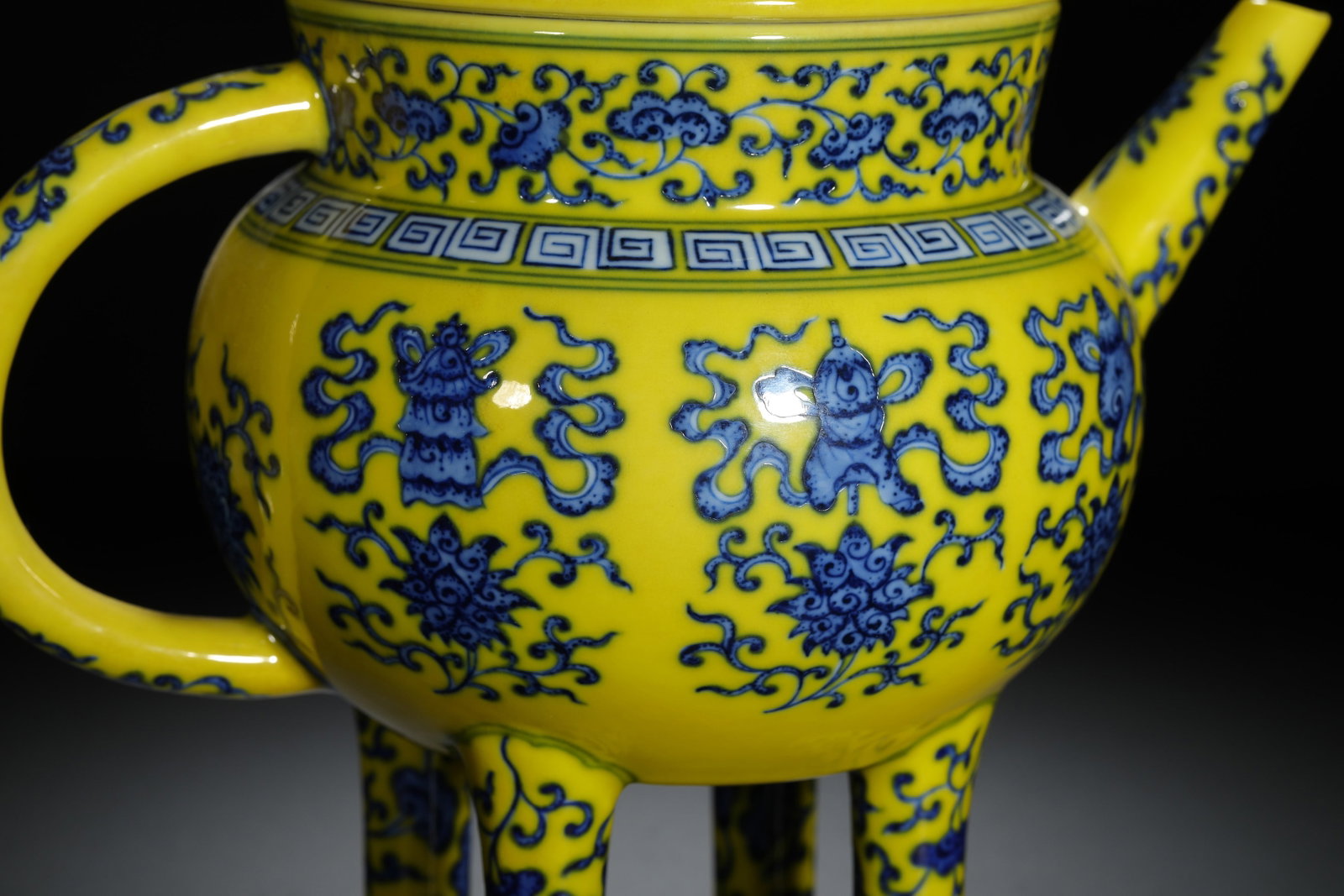 Yellow-Ground Blue and White Eight Buddhist Emblems - 9