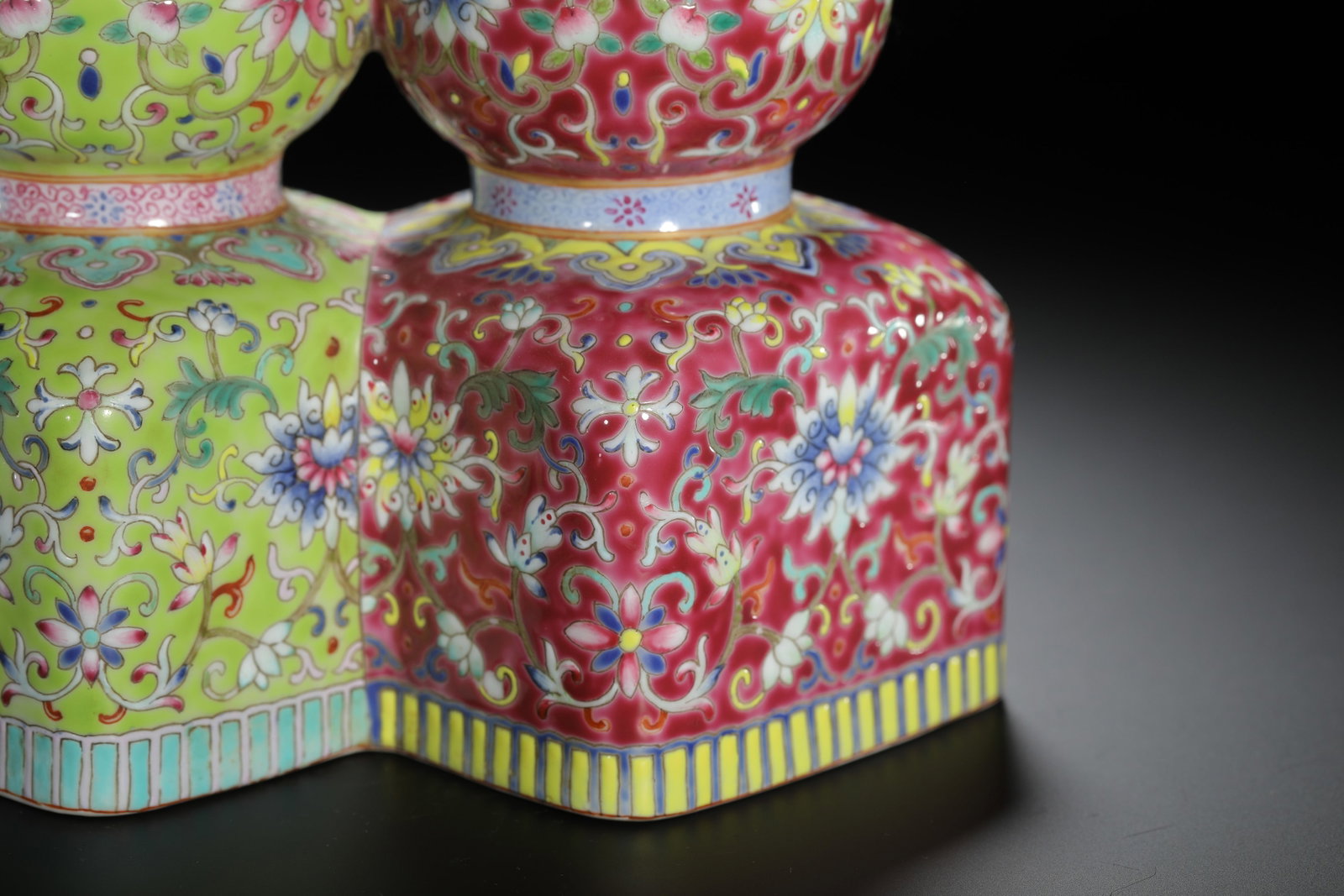 Red and Green Interlocking Floral Double Vase - 3