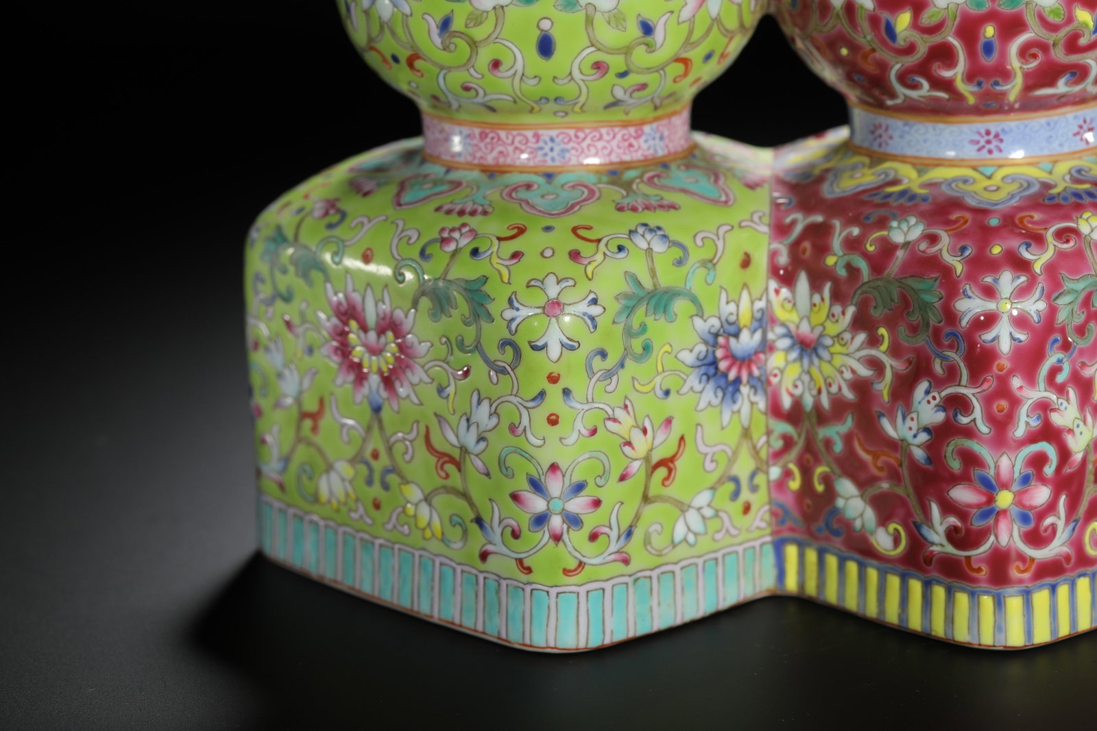 Red and Green Interlocking Floral Double Vase - 4