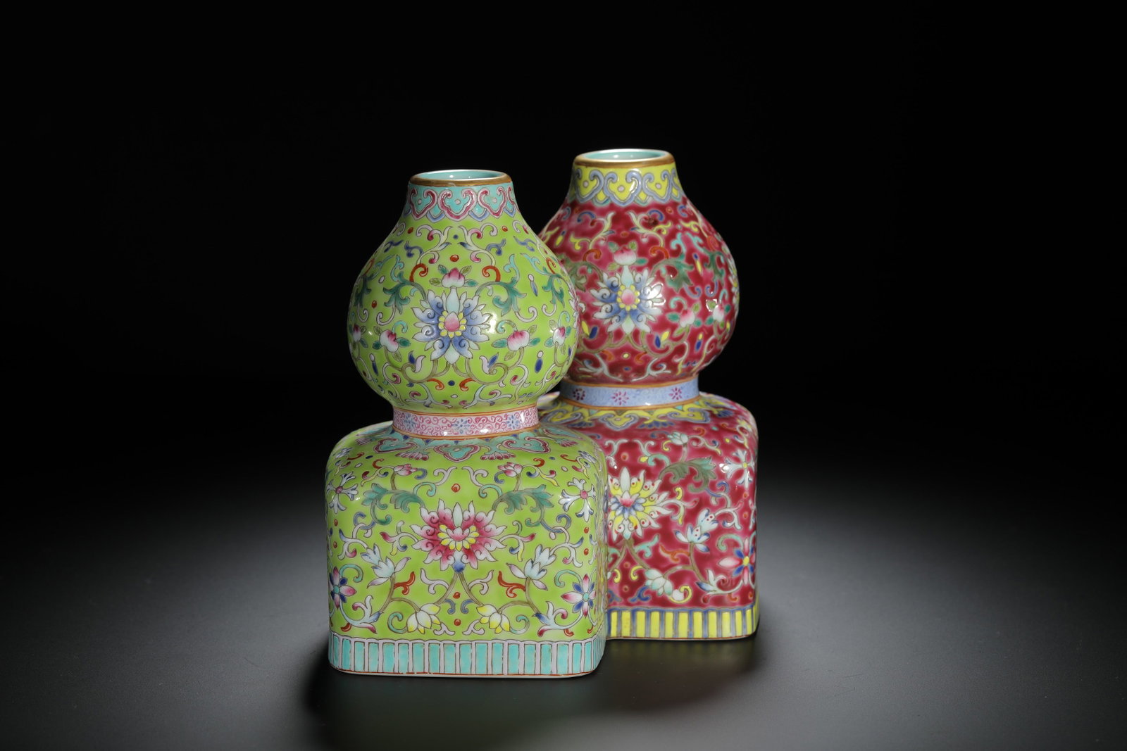 Red and Green Interlocking Floral Double Vase - 6