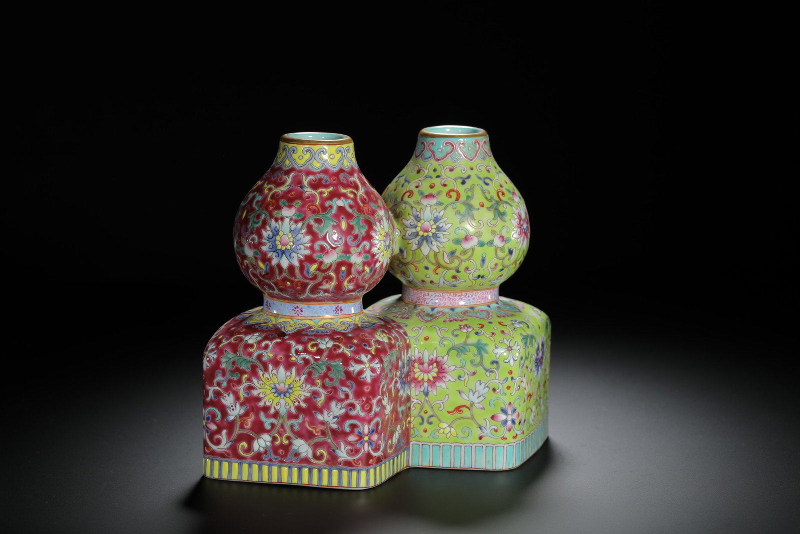 Red and Green Interlocking Floral Double Vase - 9