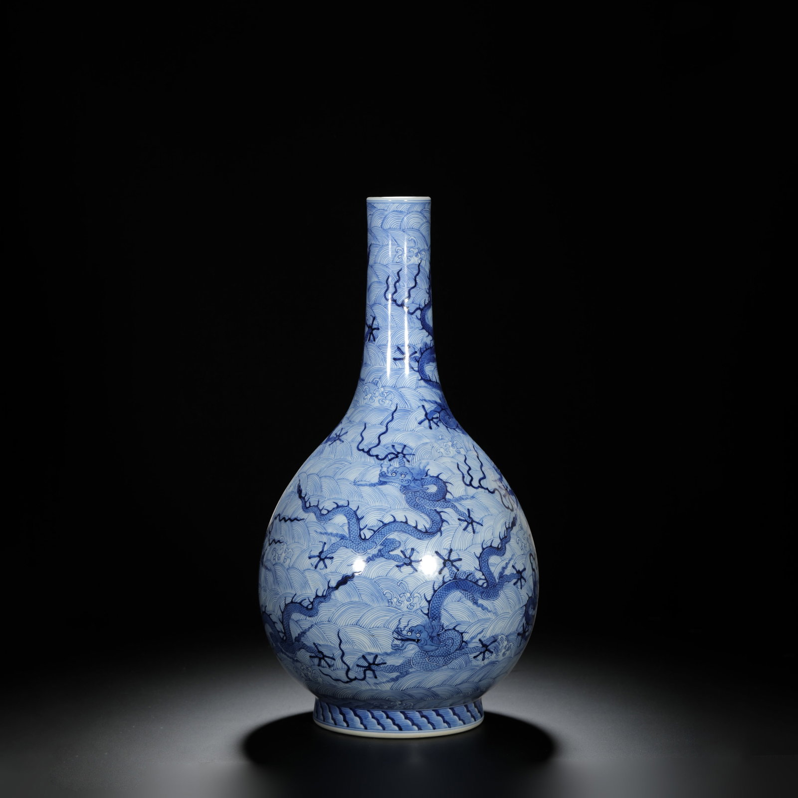 Blue and White Sea Wave Dragon Gallbladder Vase: Blue and White Sea Wave Dragon Gallbladder Vase Diam.19cm Height:39cm