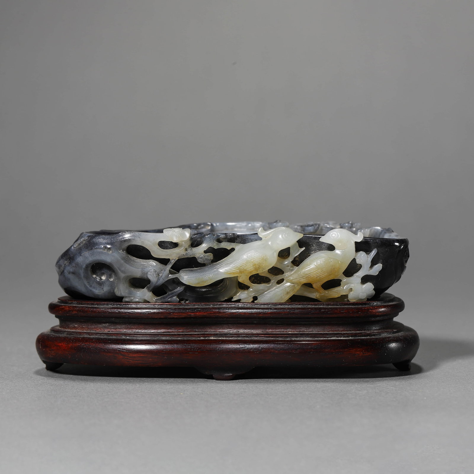 Mottled White and Grey Jade Flower and Bird Washer: Mottled White and Grey Jade Flower and Bird Washer Length:12.5cm, Width:7cm, Height:5cm,