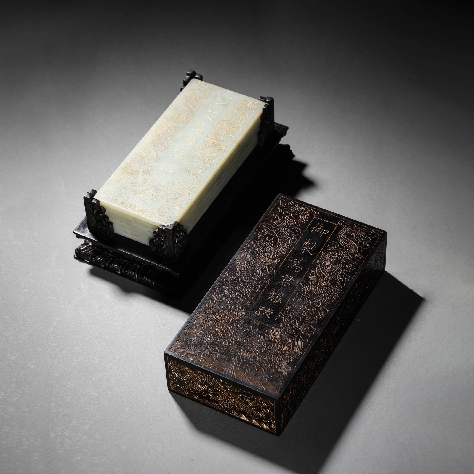 Carved Jade Gilt-Inlaid Inscribed Painting Album: Carved Jade Gilt-Inlaid Inscribed Painting Album Length:19cm, Width:15cm, Height:8cm,