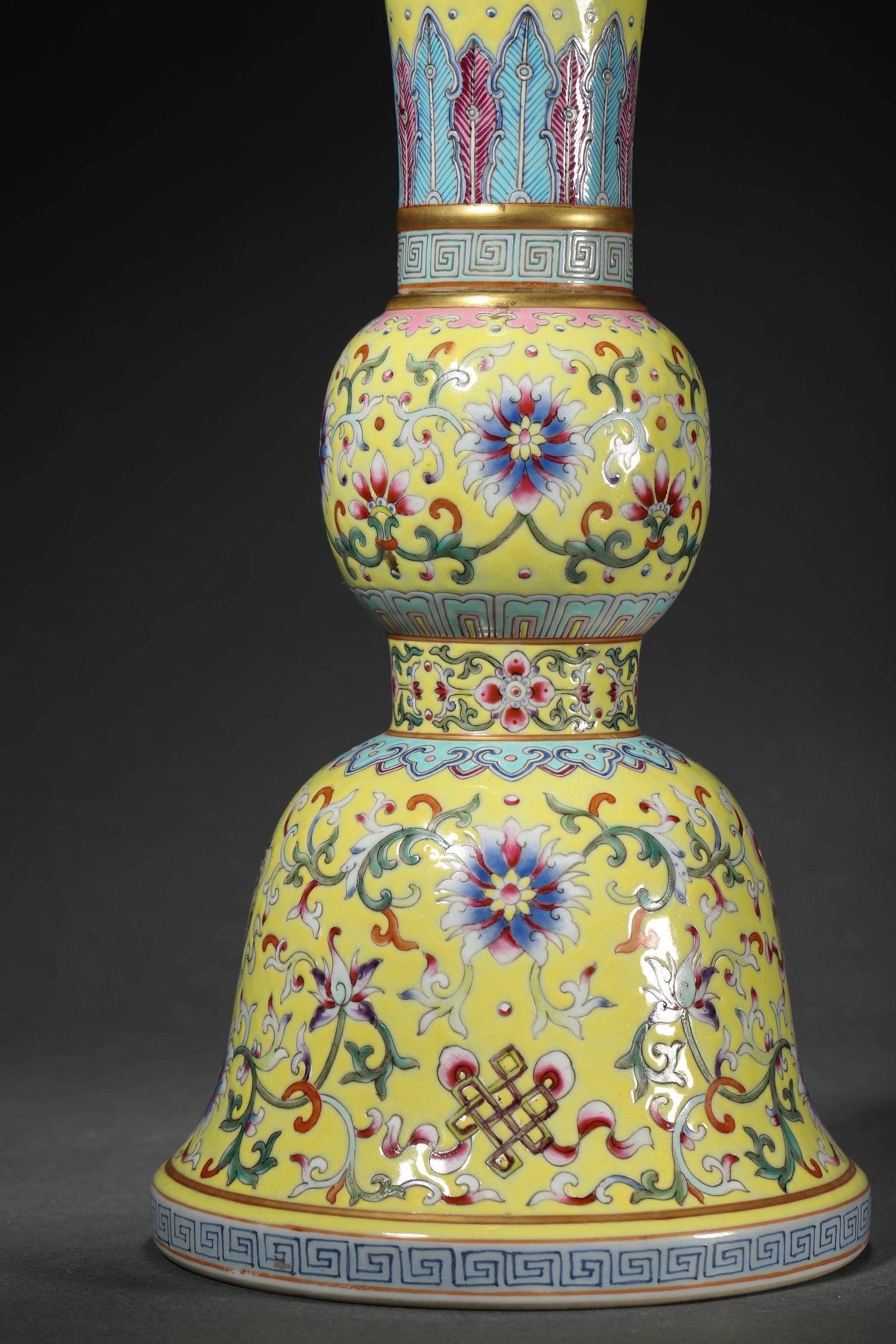 Yellow-ground Famille Rose Interlocking Beaker Vase - 5