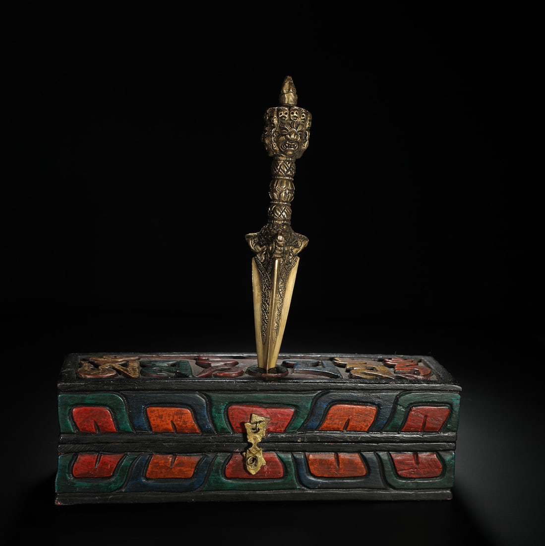 Vajra with a Fitted Box: Vajra with a Fitted Box Length:21.8cm Length:26.3cm