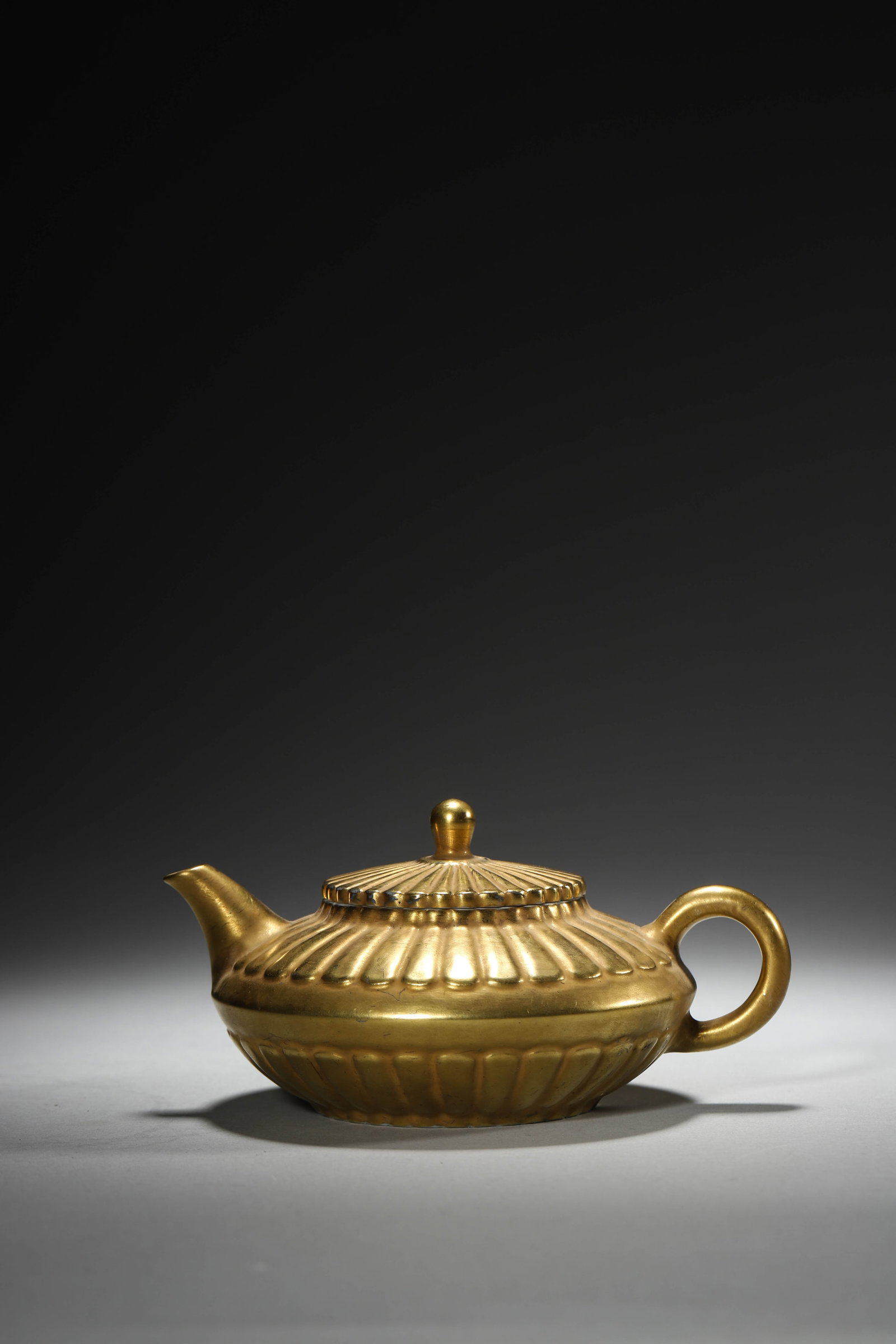 Gold-Glazed Teapot - 2