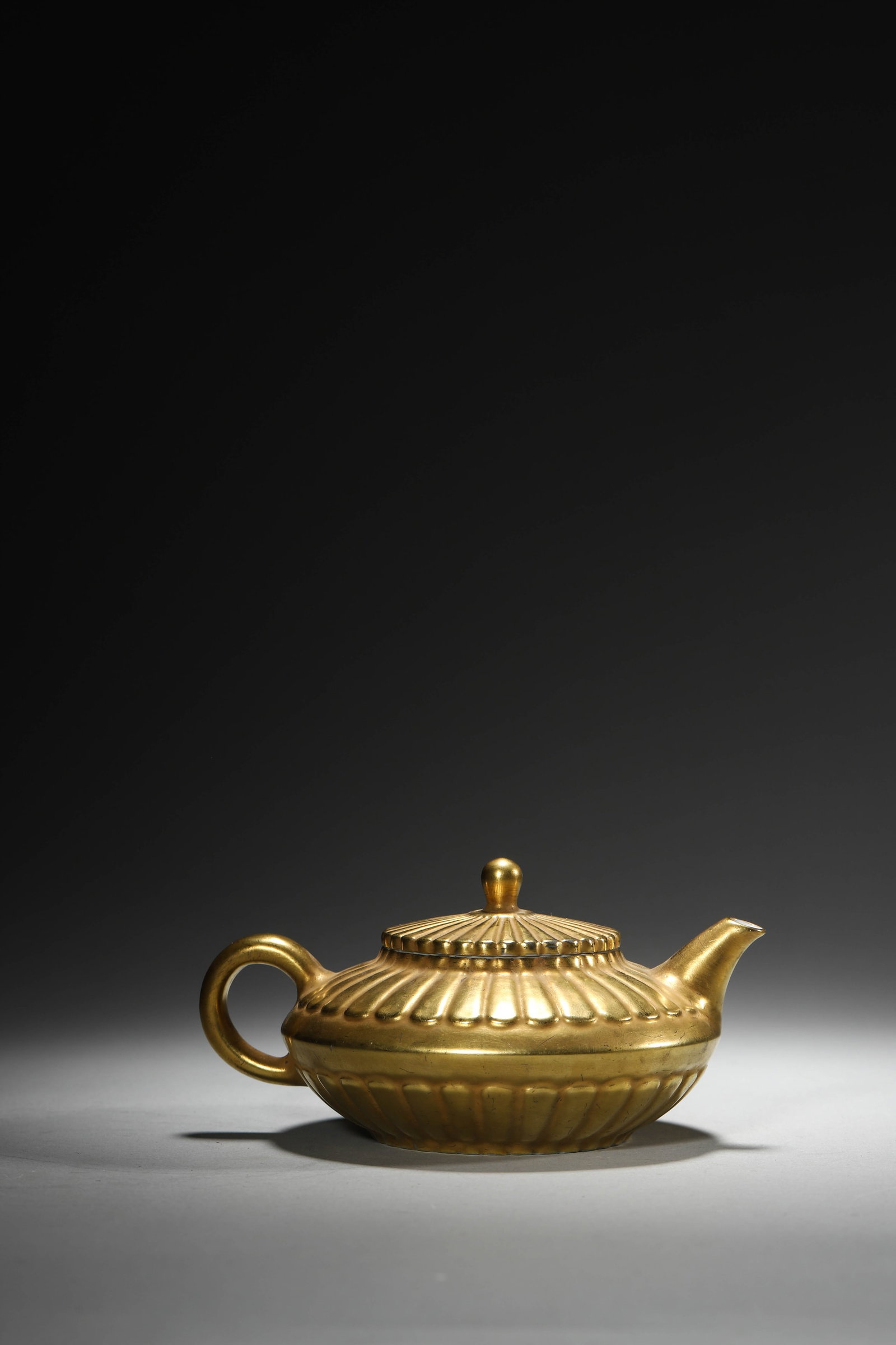 Gold-Glazed Teapot - 4