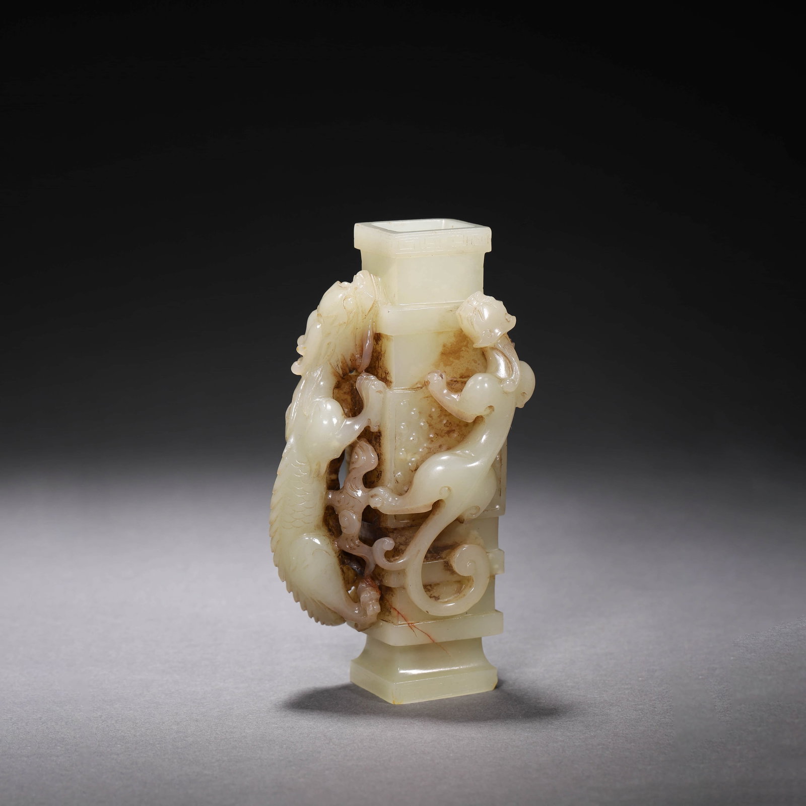 Carved 'DRAGON' vase: Carved 'DRAGON' vase Length:5.8cm, Width:4.2cm, Height:11.7cm,