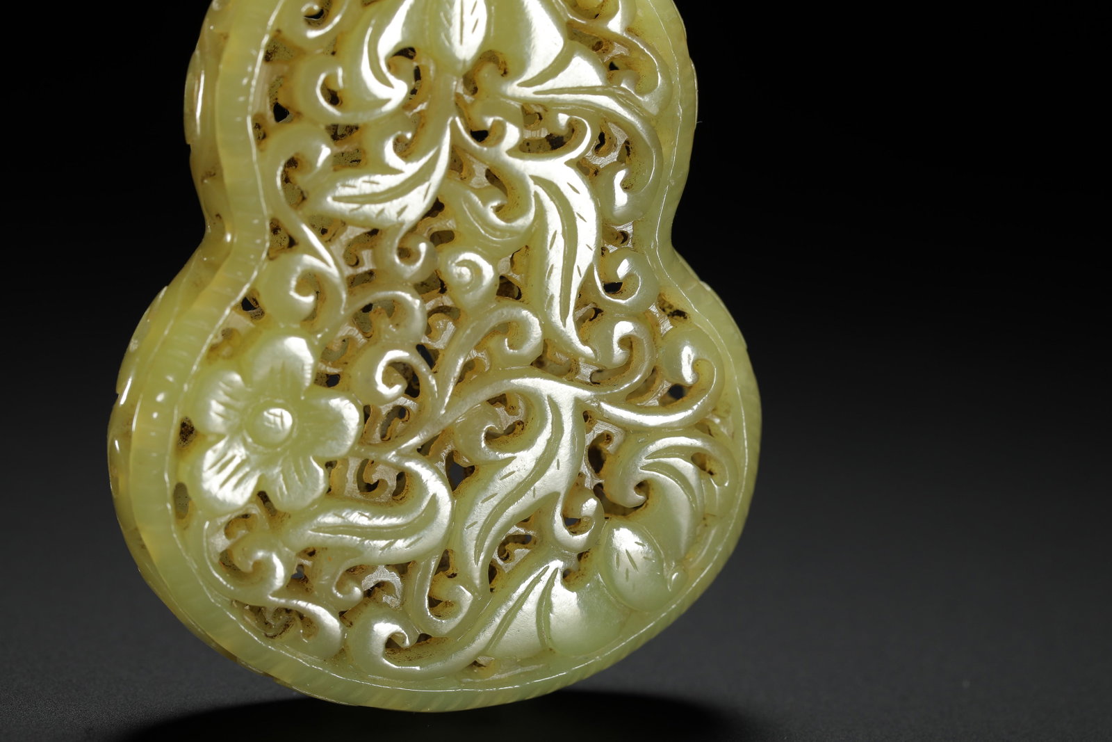 Yellow Jade Openwork Scent Pouch - 6