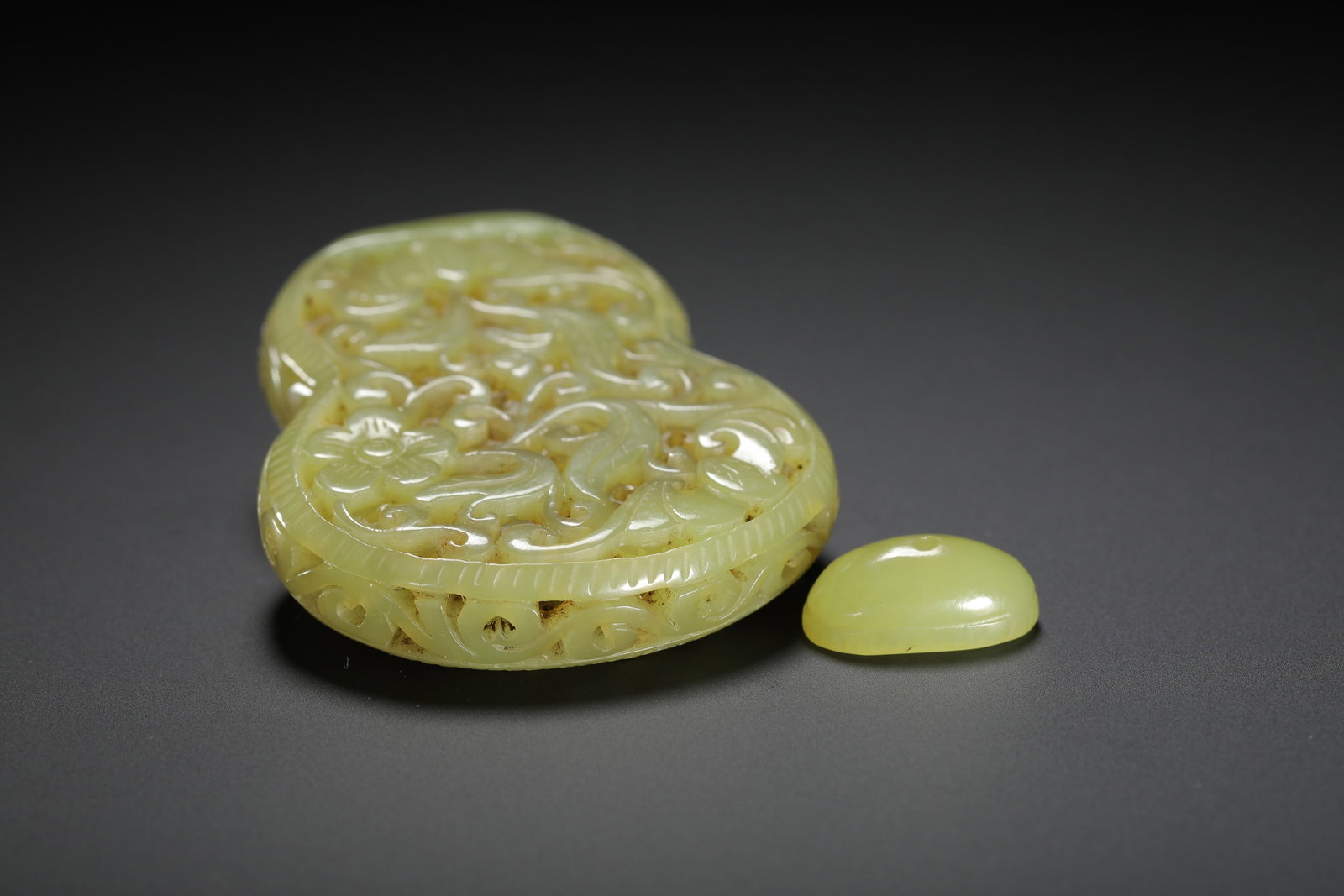 Yellow Jade Openwork Scent Pouch - 9