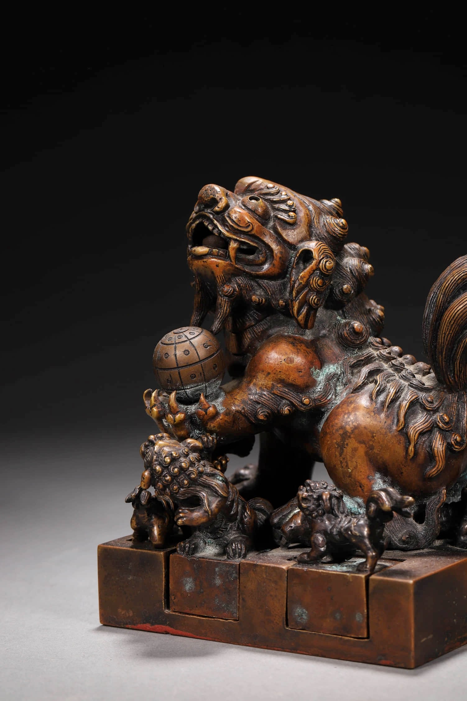Engraved Bronze Lion Seal - 3