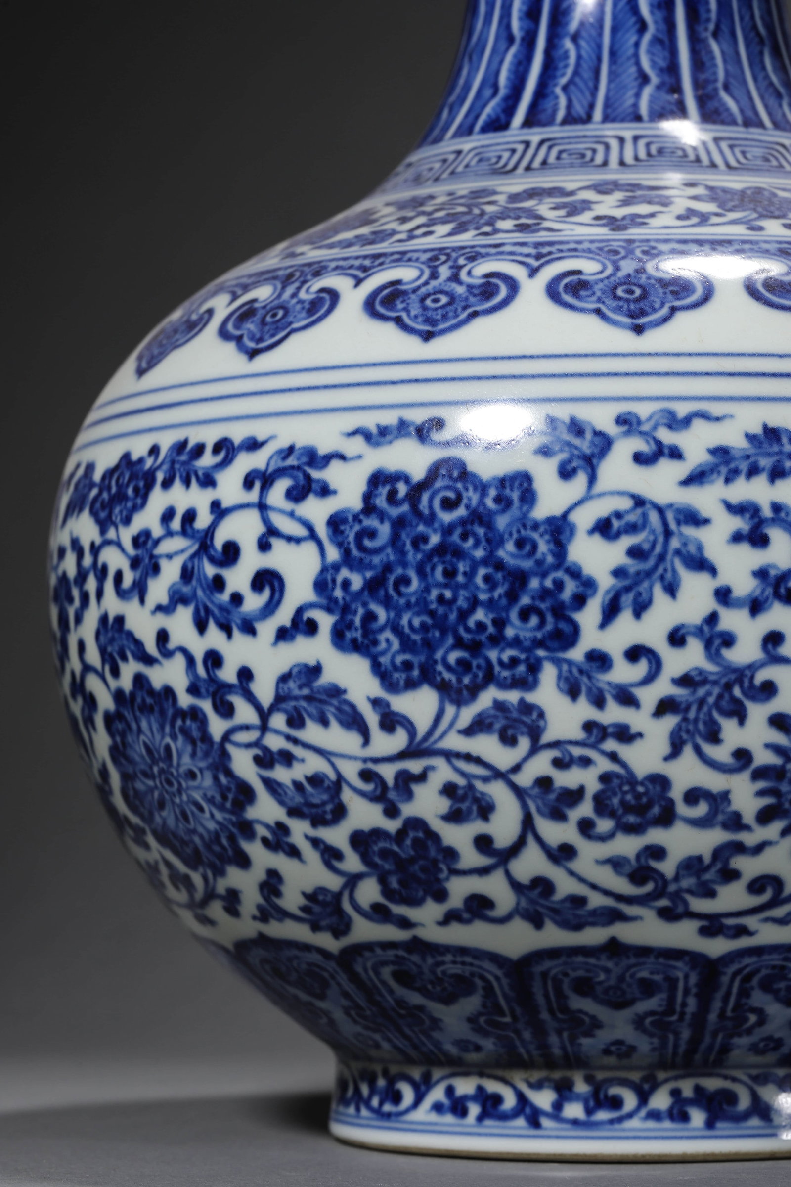 Blue and White Interlocking Lotus Vase - 3