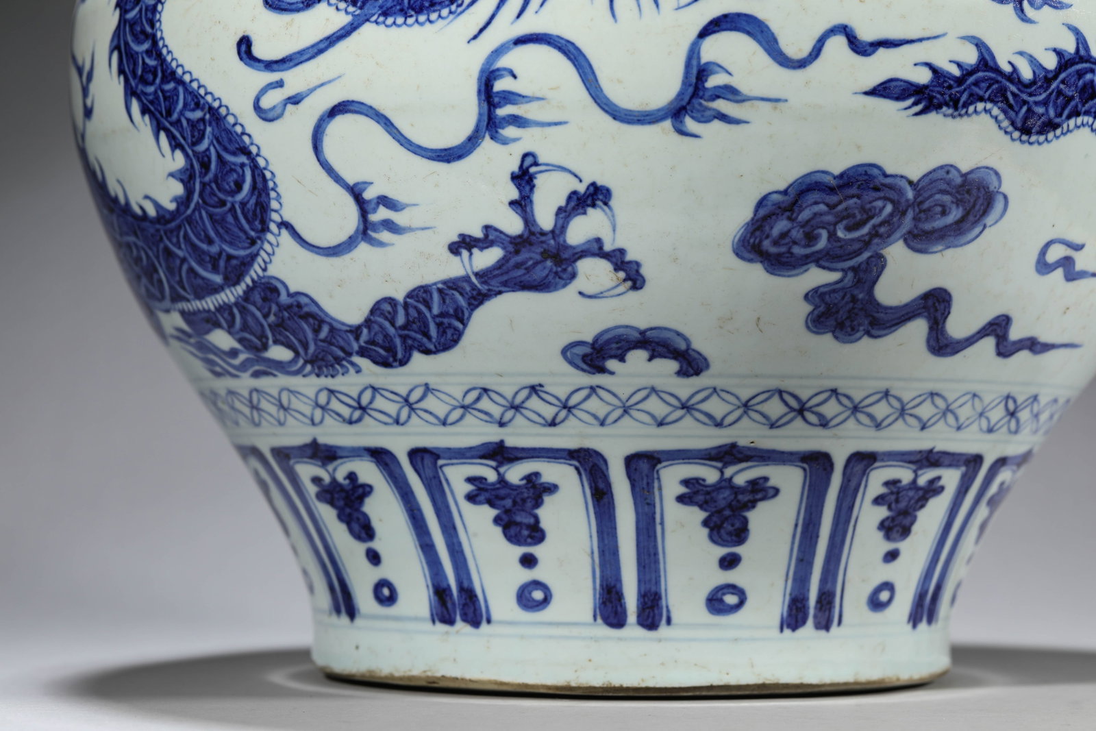 Blue and White Interlocking Peony Auspicious Cloud Dragon Large Jar - 3