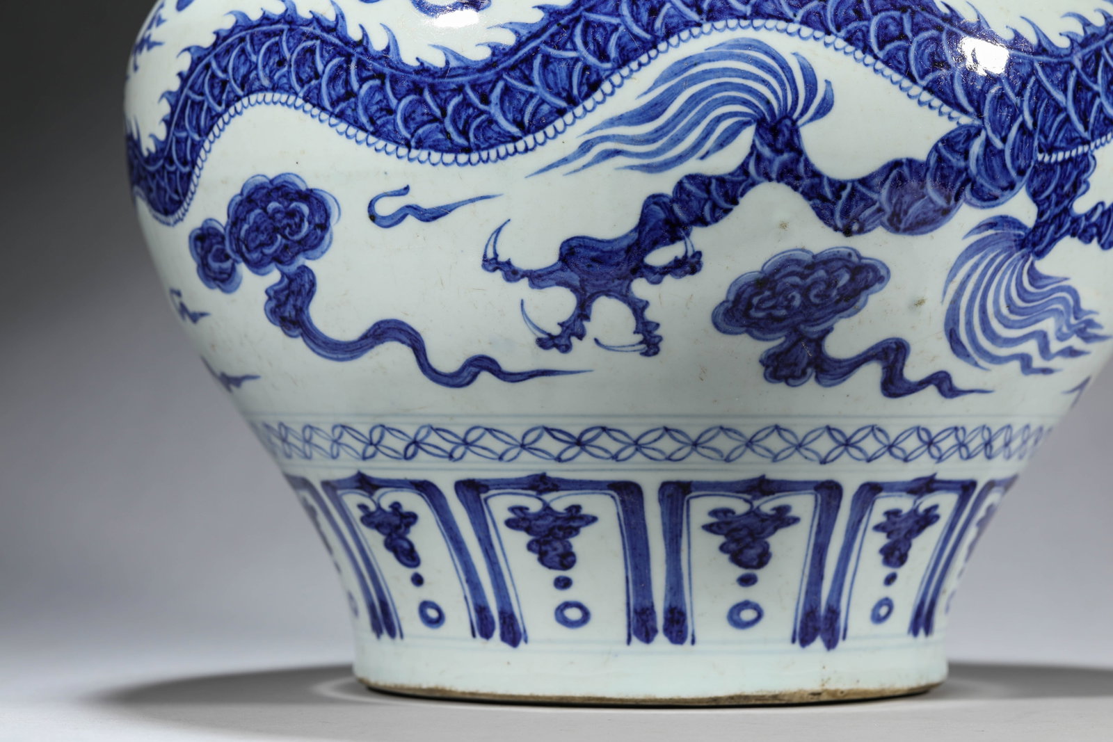 Blue and White Interlocking Peony Auspicious Cloud Dragon Large Jar - 8