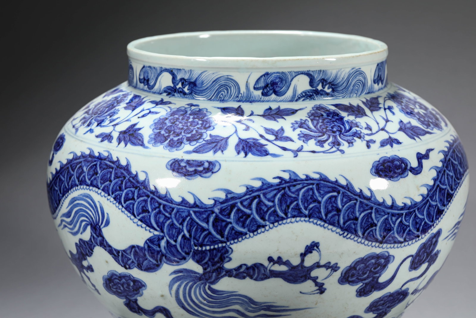 Blue and White Interlocking Peony Auspicious Cloud Dragon Large Jar - 9