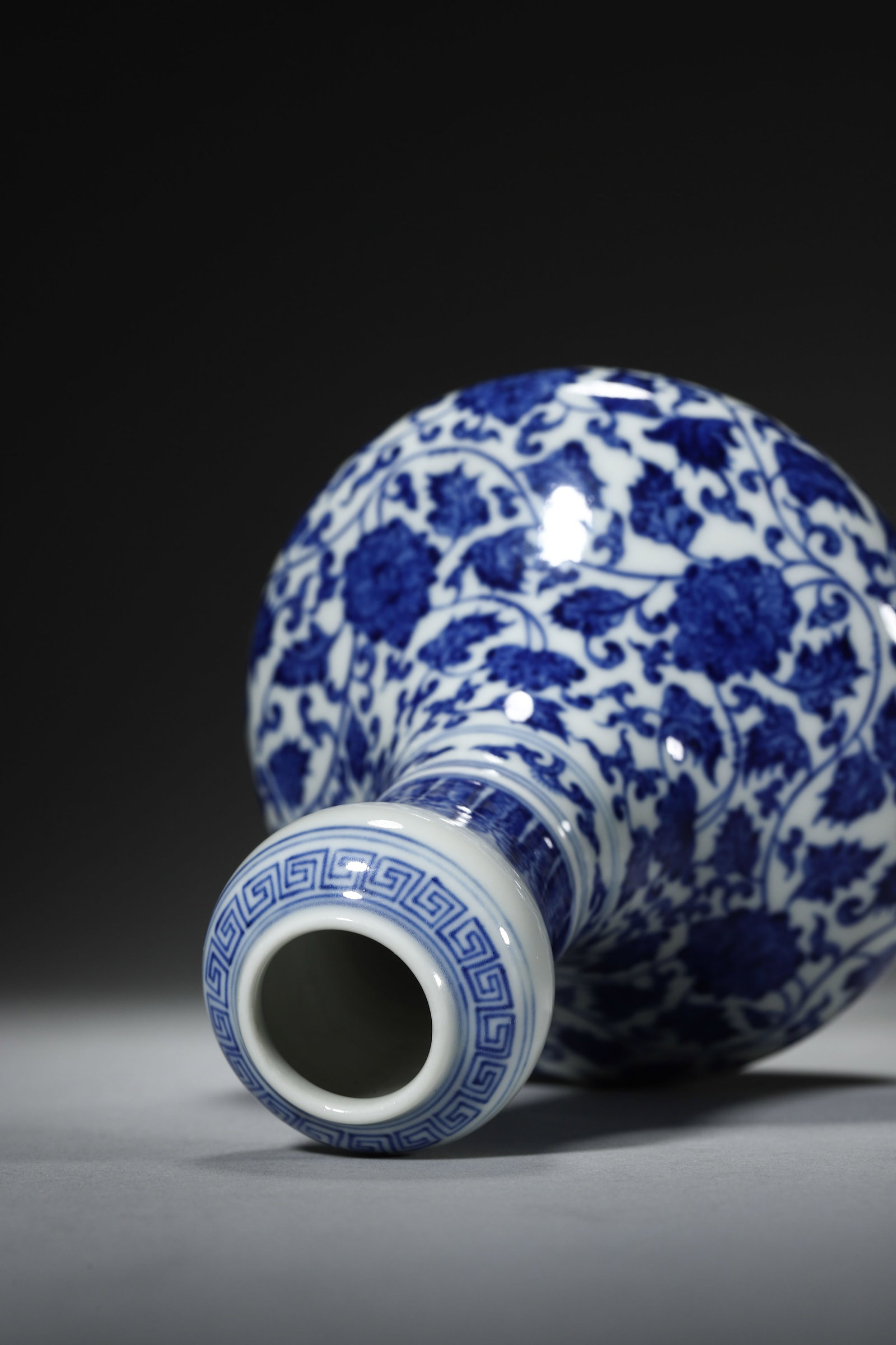 Blue and White Garlic-Head Vase - 6
