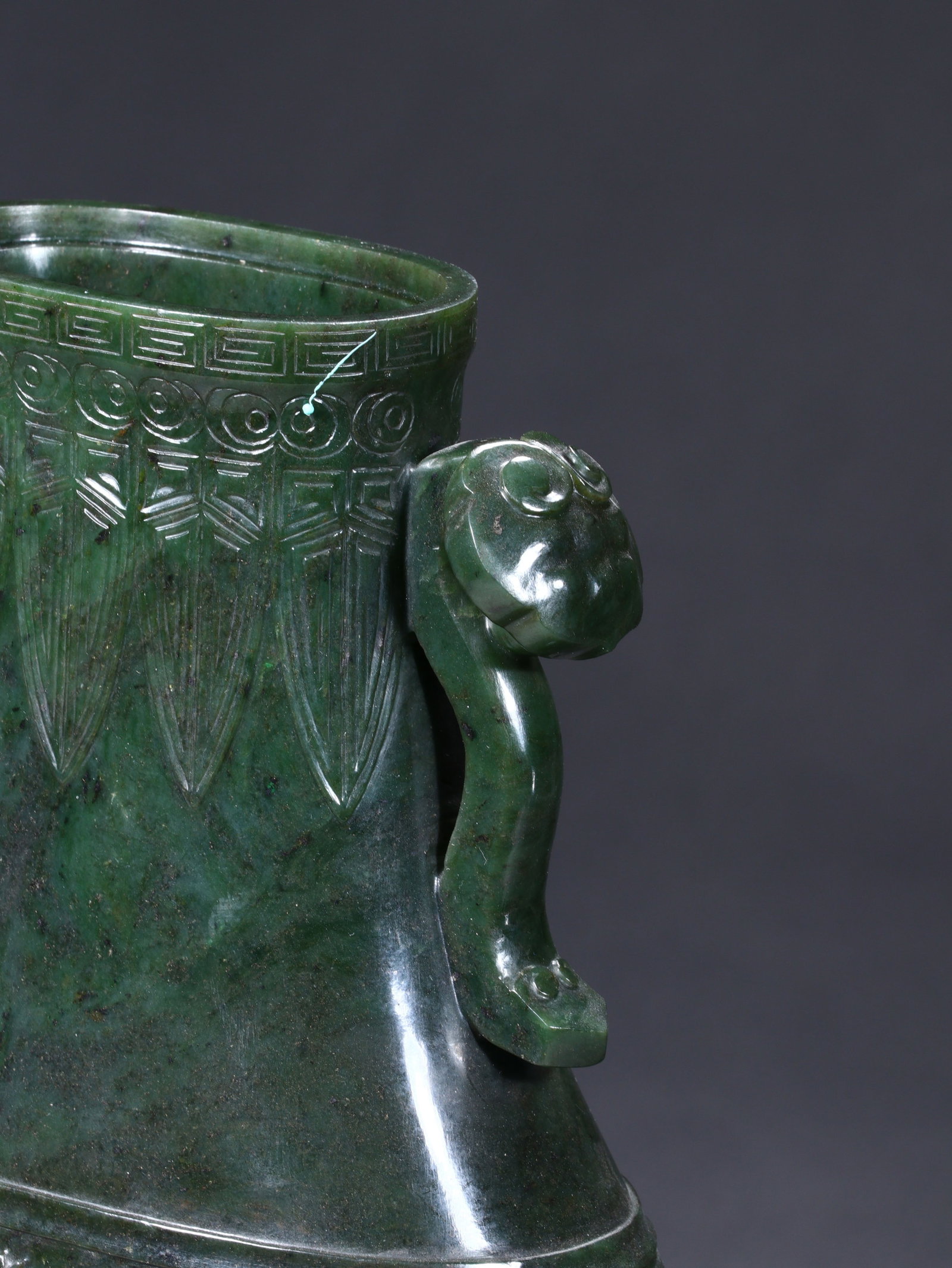 Carved green jade double-eared bottle - 6