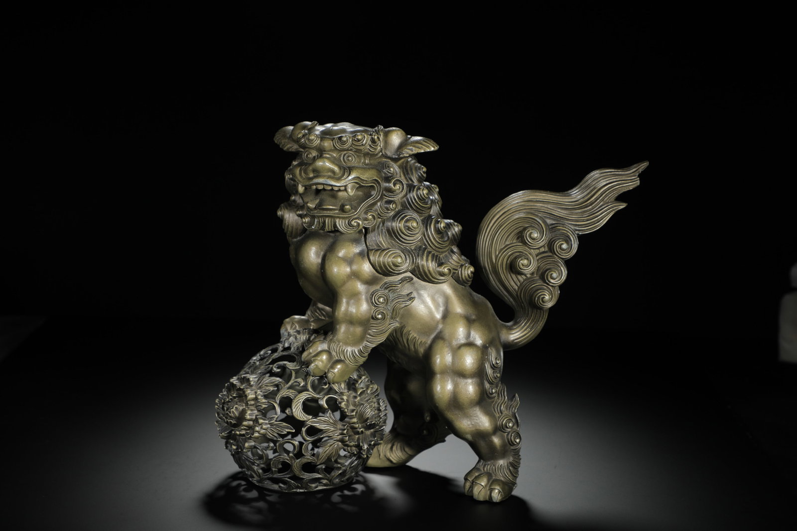Bronze Lion Rolling Ball Ornament - 2