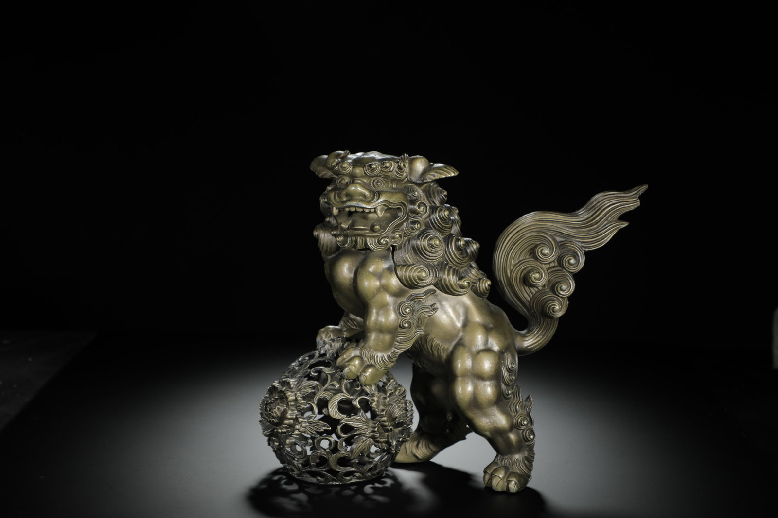 Bronze Lion Rolling Ball Ornament - 3