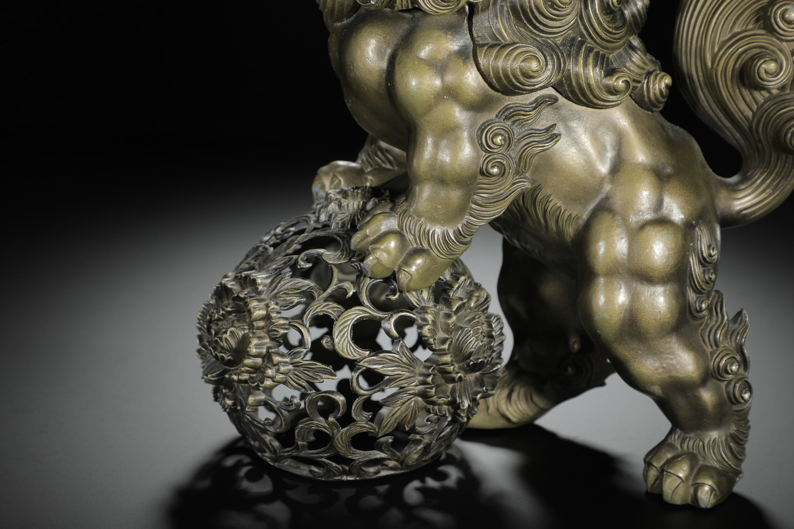 Bronze Lion Rolling Ball Ornament - 5