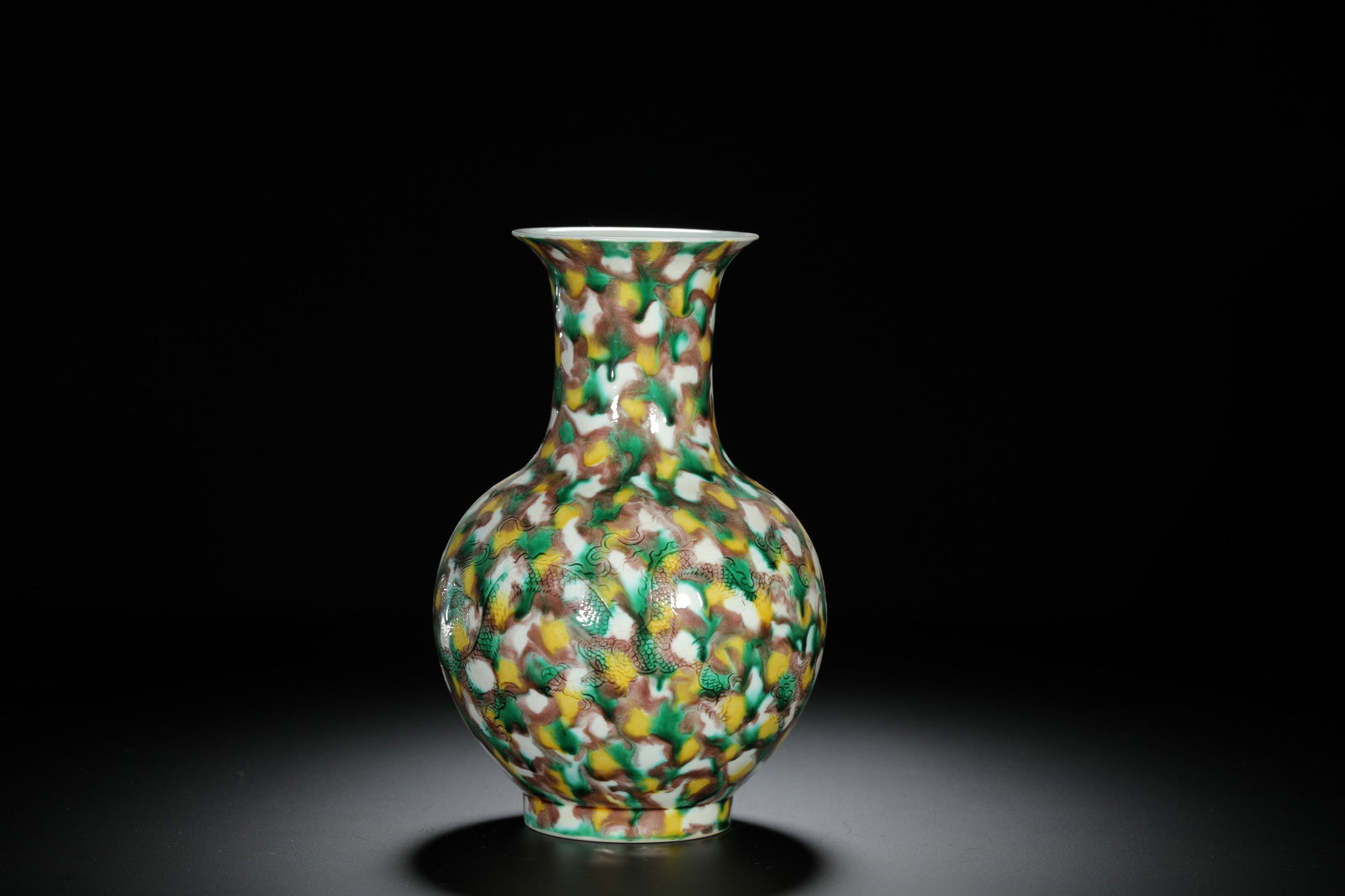 Sancai Incised Dragon Presentation Vase - 6