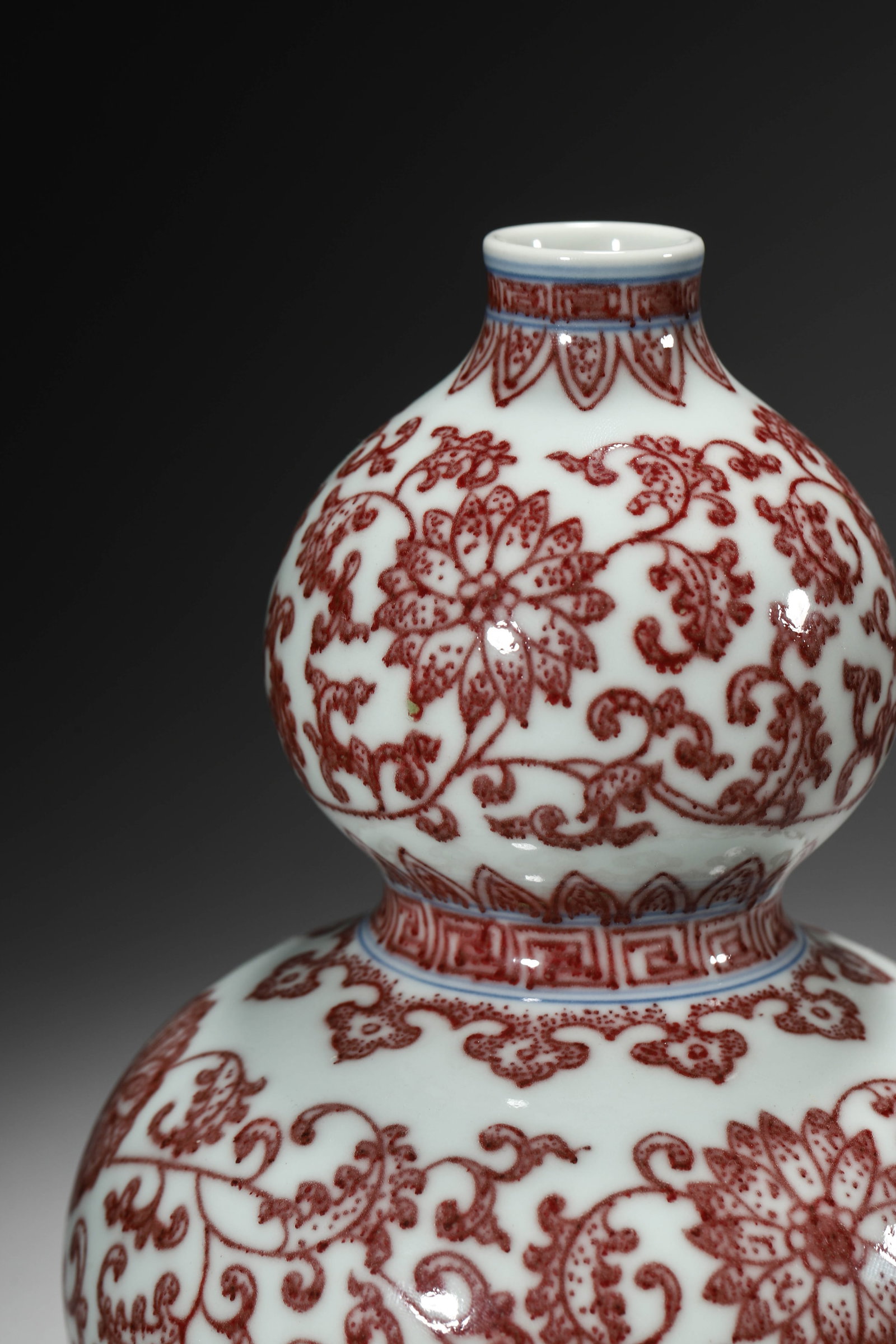 Red under glazed double-gourd shaped vase - 5